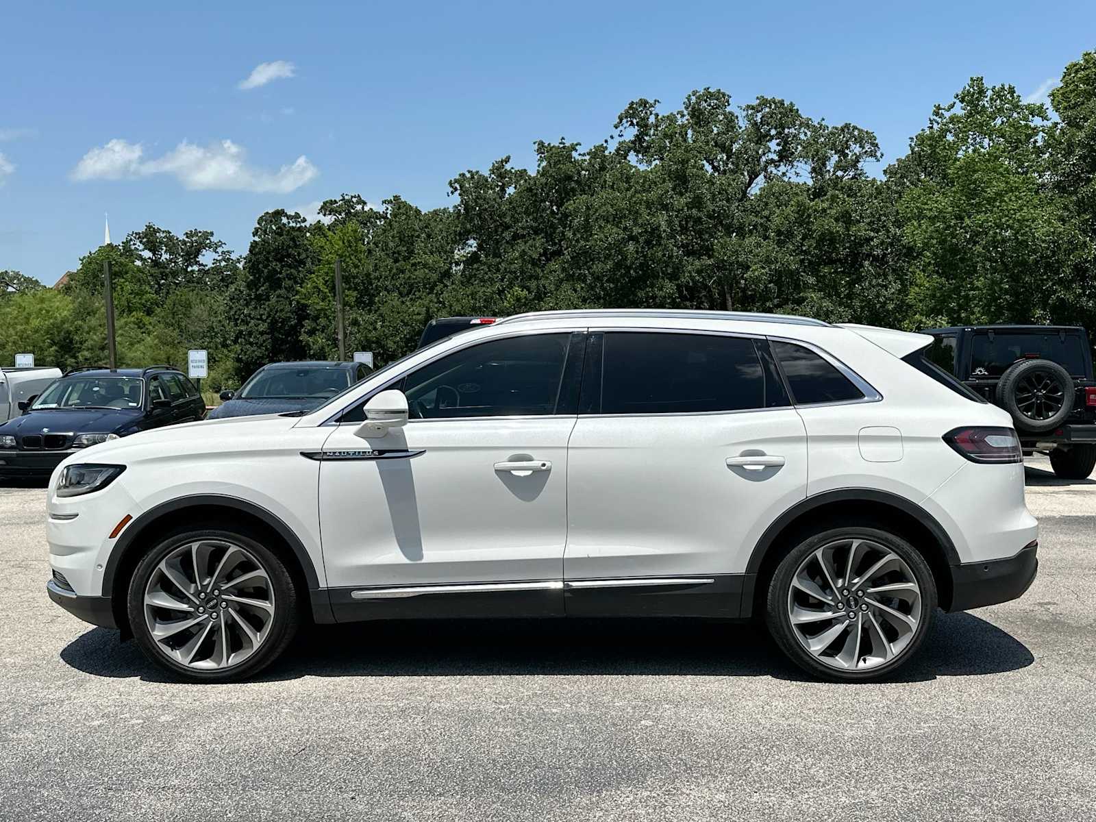 Thumbnail: 2022 Lincoln Nautilus - 12