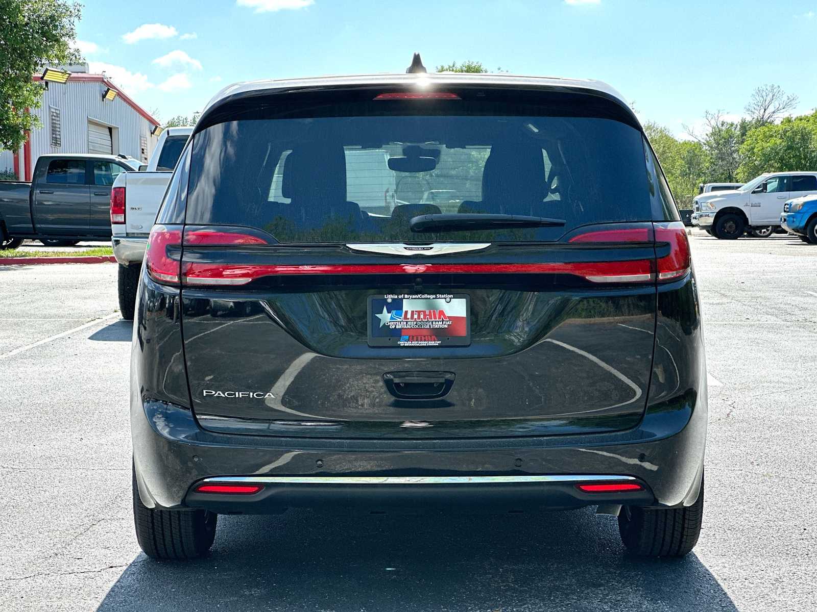 Thumbnail: 2026 Chrysler Pacifica - 14