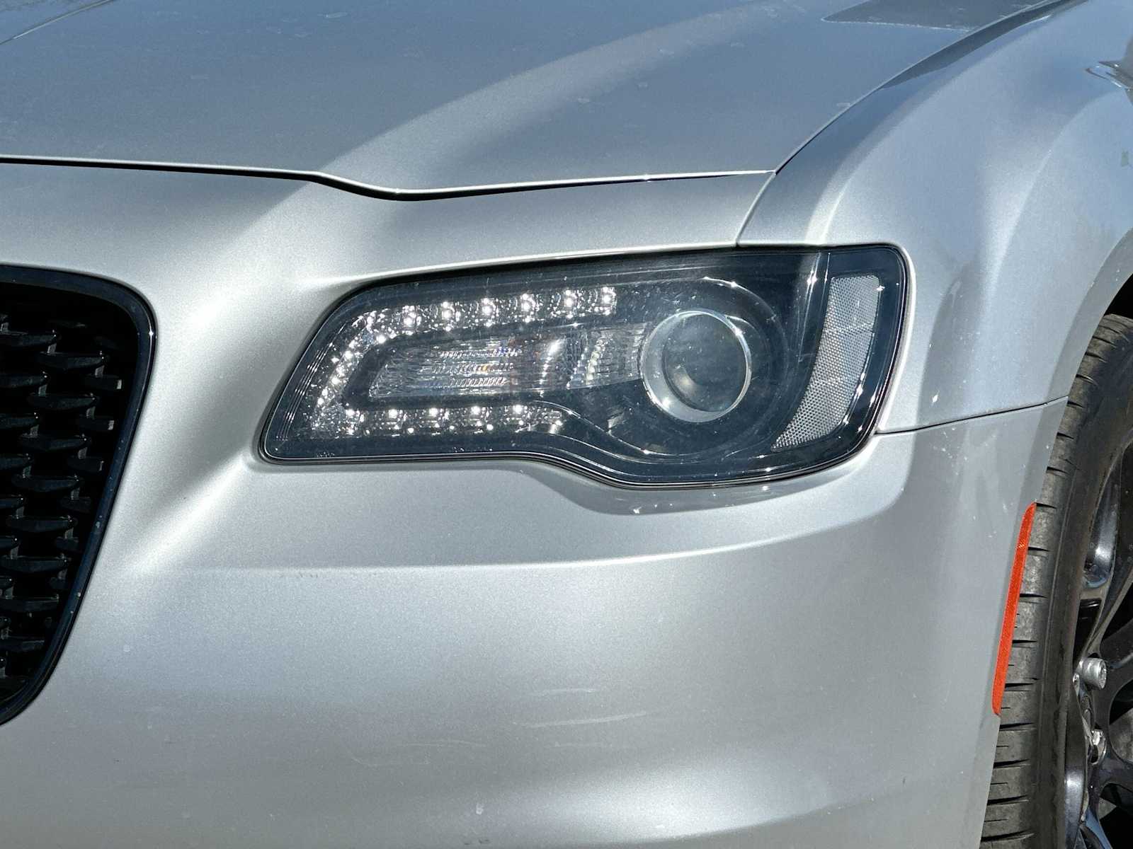 Thumbnail: 2020 Chrysler 300 - 16