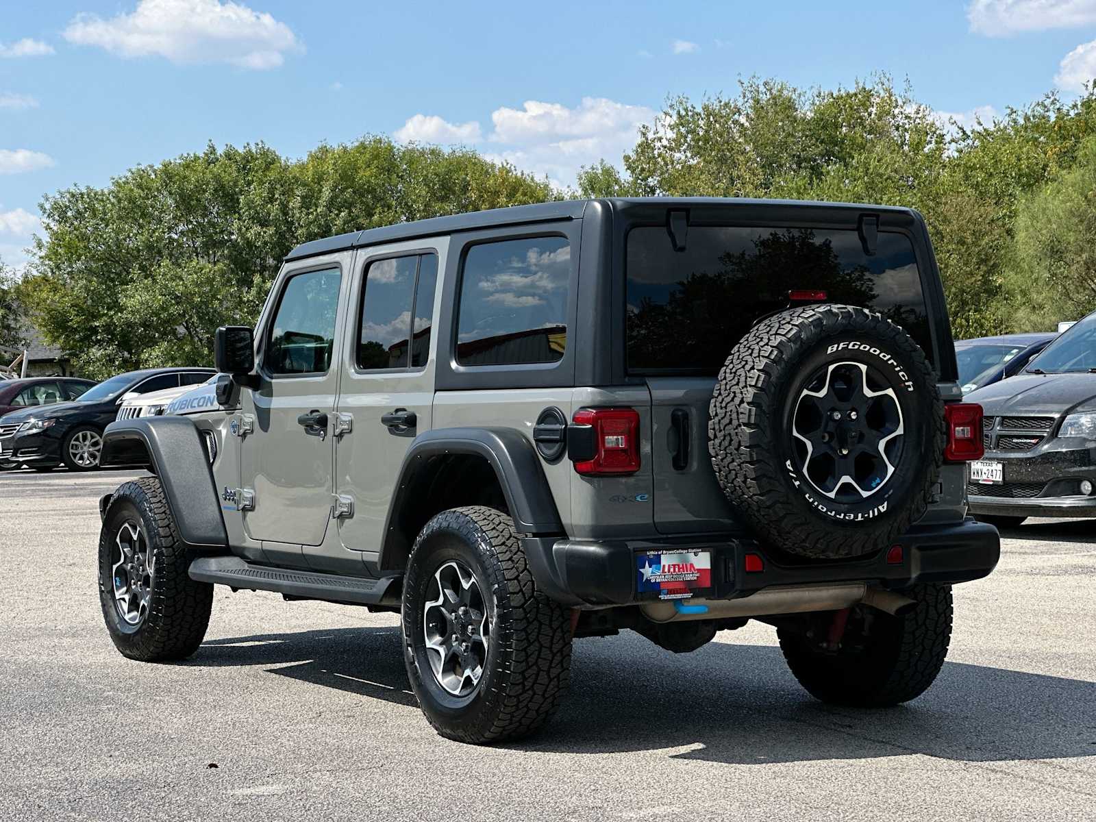 Thumbnail: 2023 Jeep Wrangler - 13
