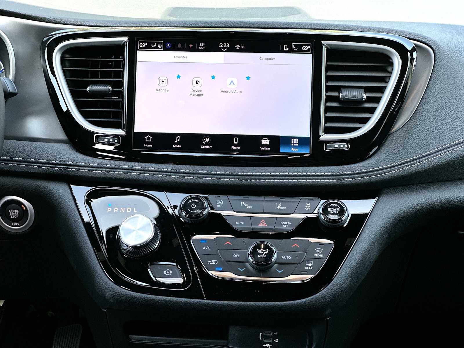 Thumbnail: 2026 Chrysler Pacifica - 26