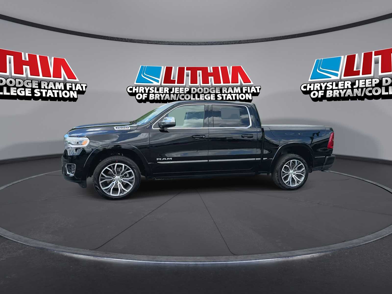 Thumbnail: 2026 RAM 1500 - 4