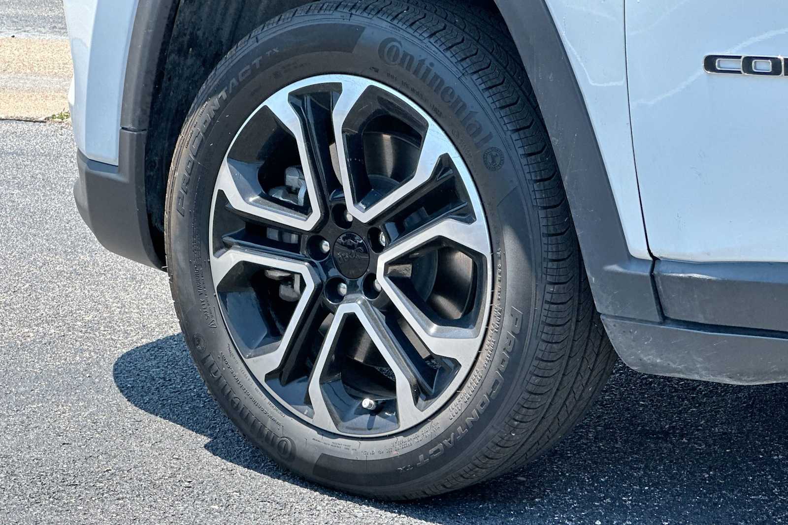 Thumbnail: 2023 Jeep Compass - 11