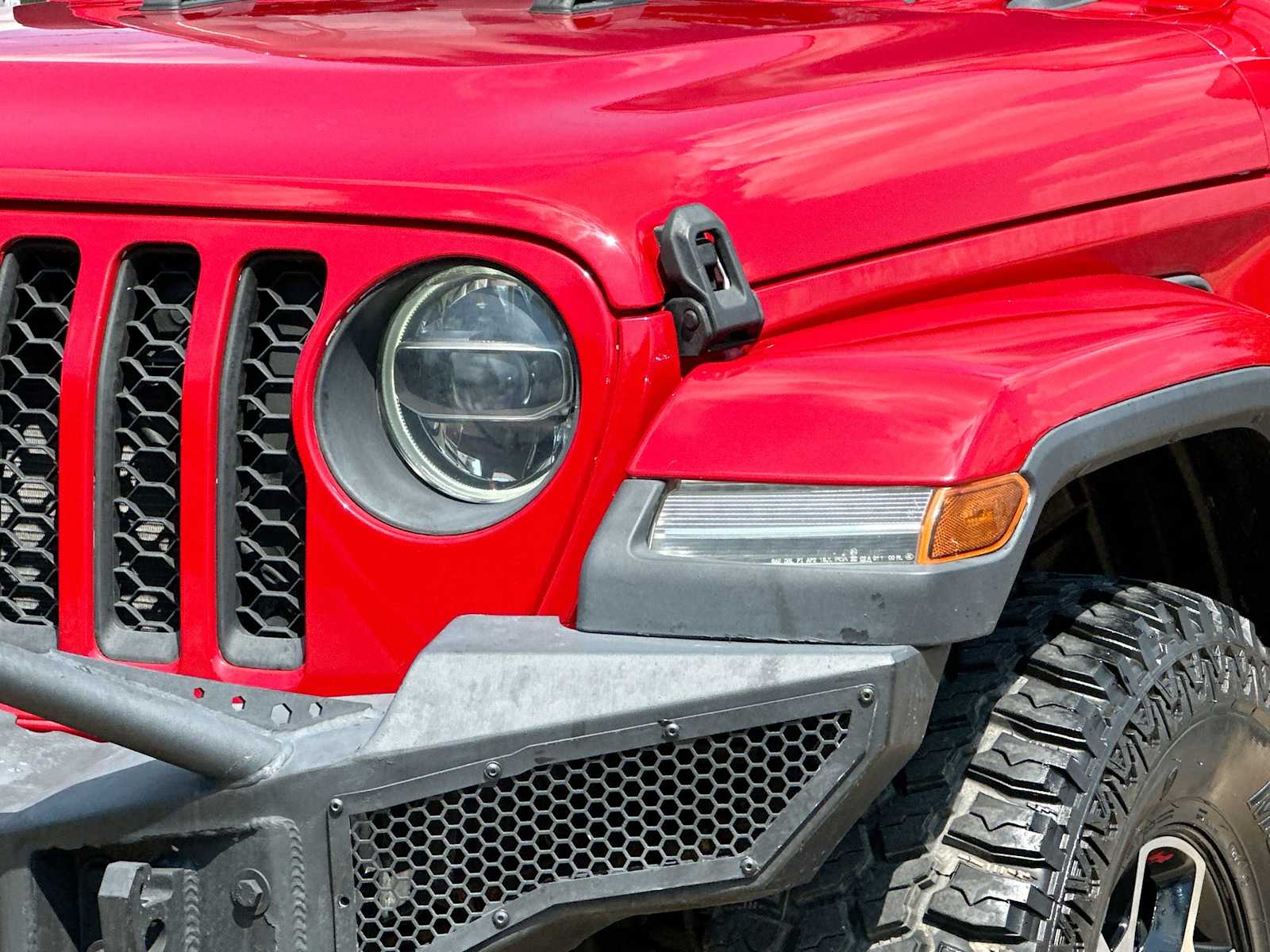 Thumbnail: 2020 Jeep Gladiator - 16