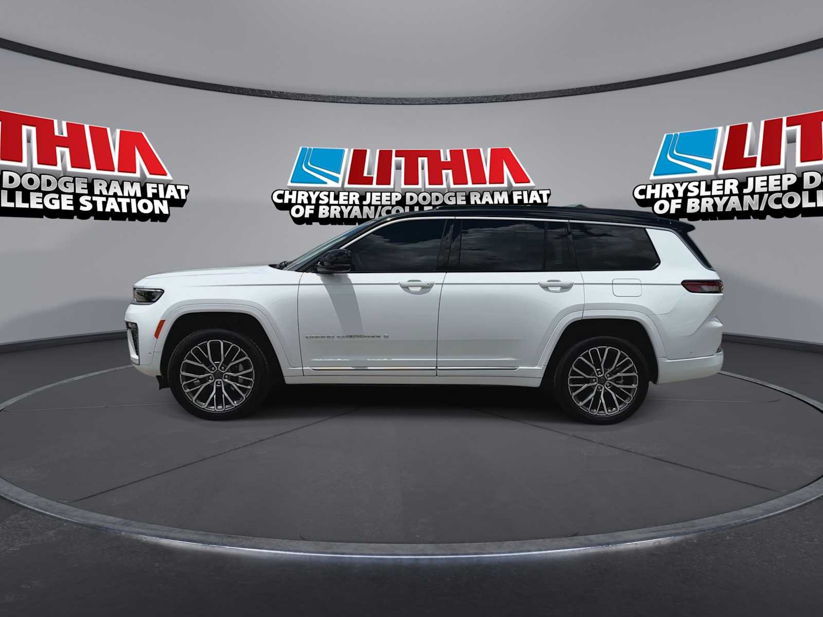 Thumbnail: 2026 Jeep Grand Cherokee - 5