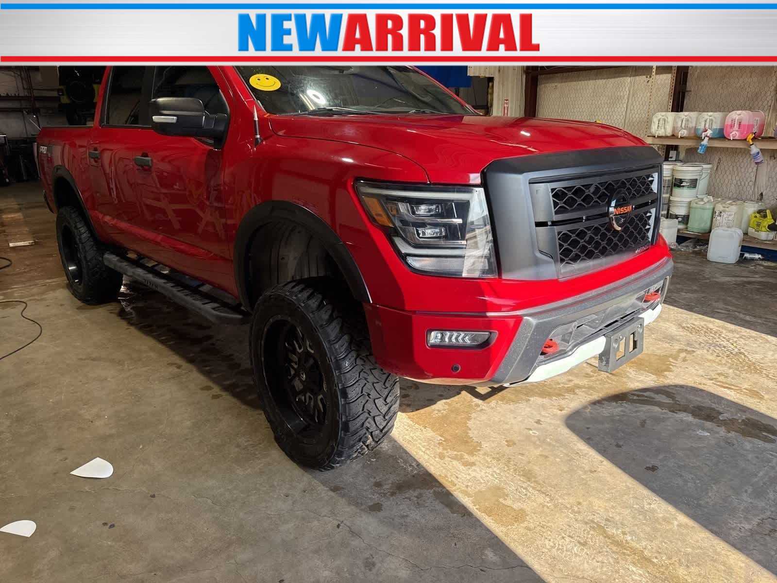 2020 Nissan Titan PRO-4X's photo