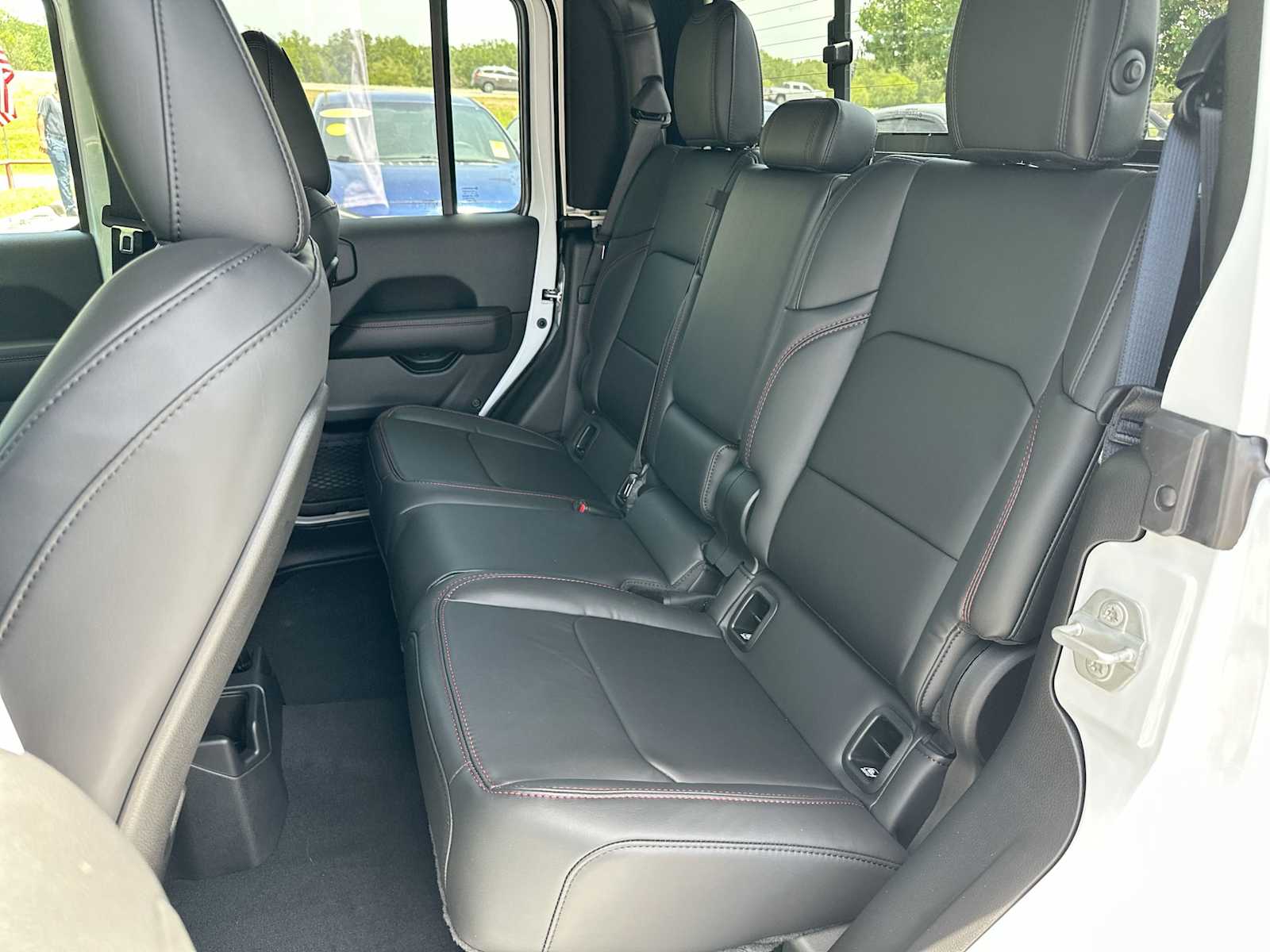 Thumbnail: 2025 Jeep Gladiator - 23