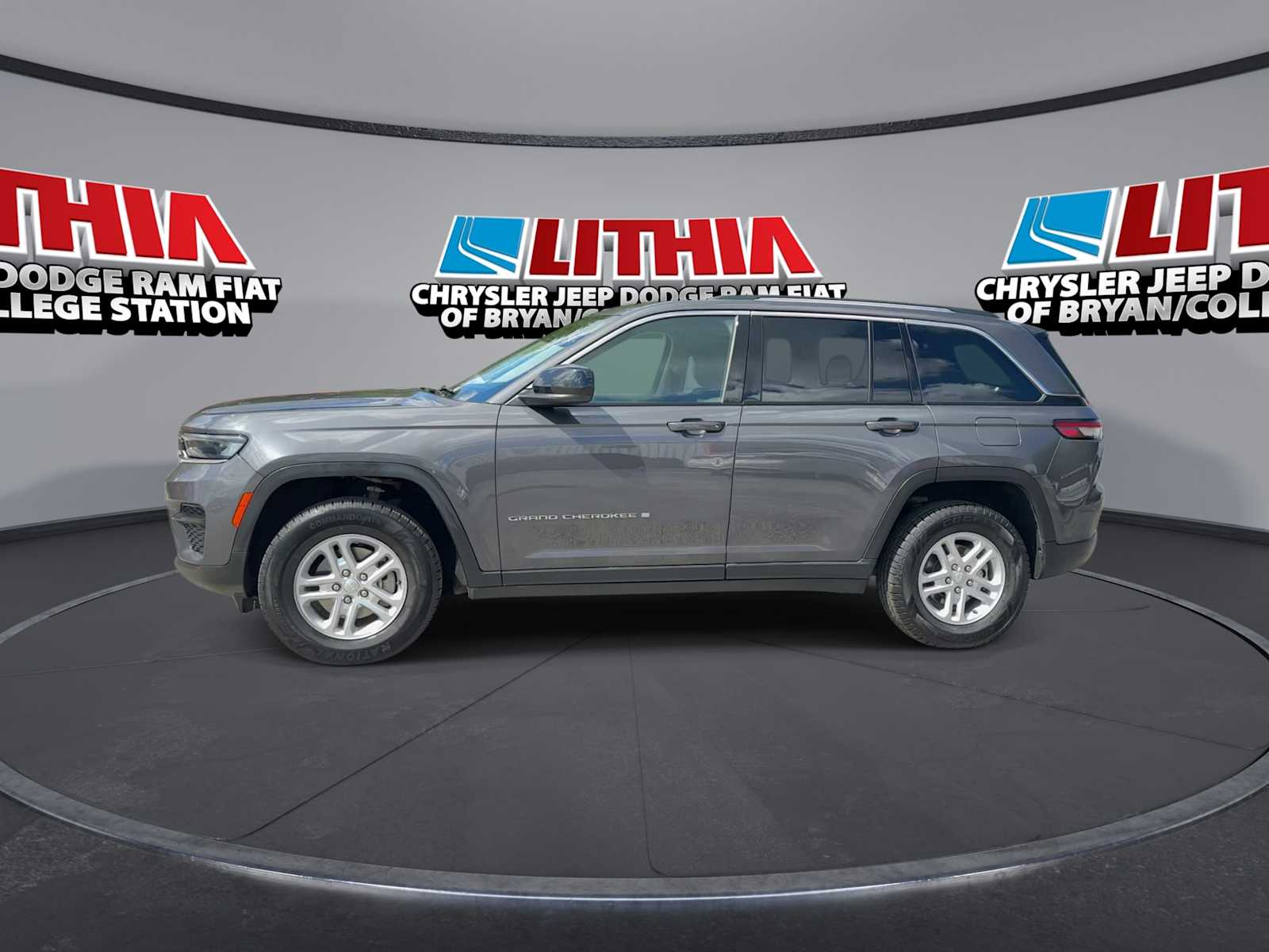 Thumbnail: 2024 Jeep Grand Cherokee - 4