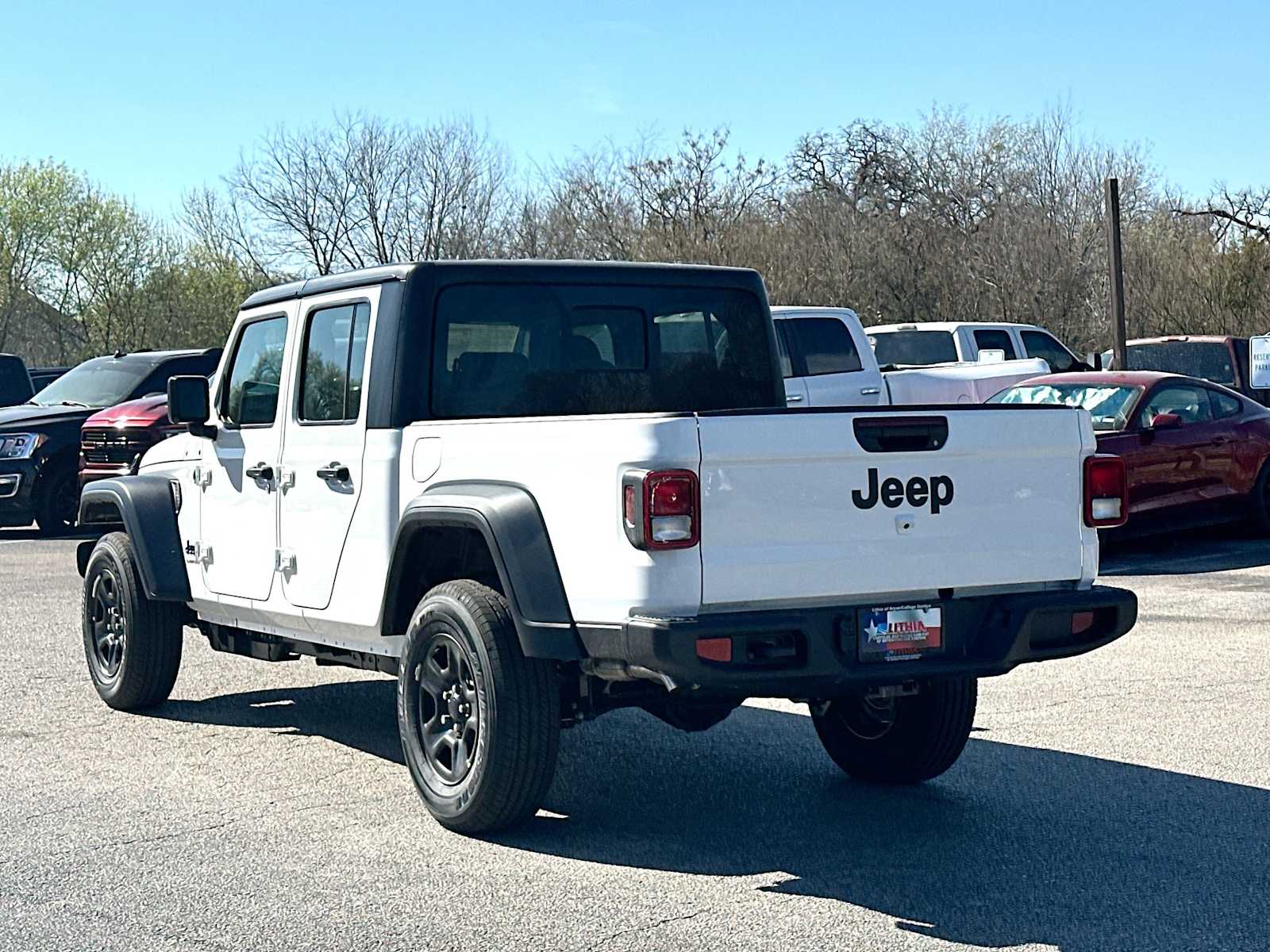 Thumbnail: 2026 Jeep Gladiator - 13