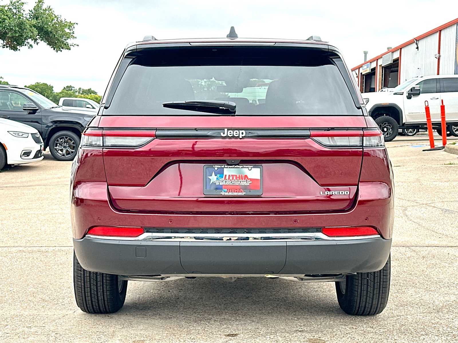 Thumbnail: 2026 Jeep Grand Cherokee - 14