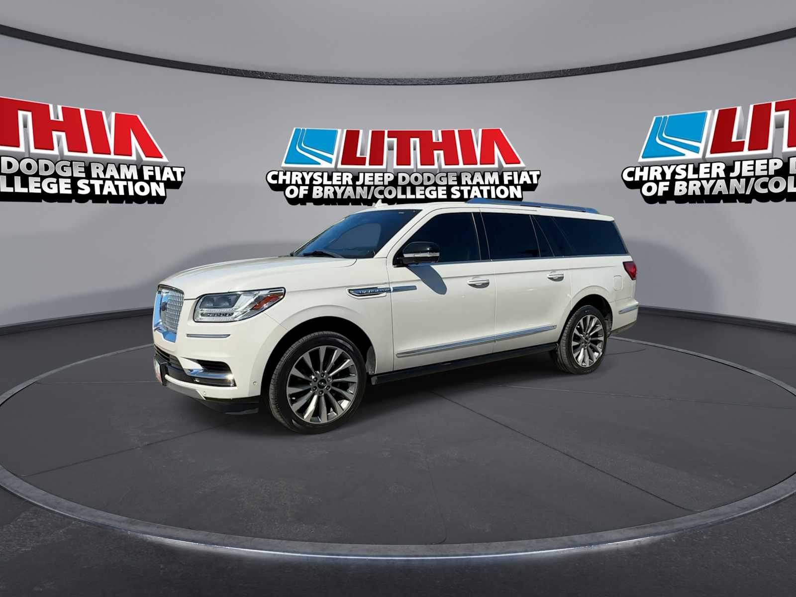 Thumbnail: 2020 Lincoln Navigator L - 4