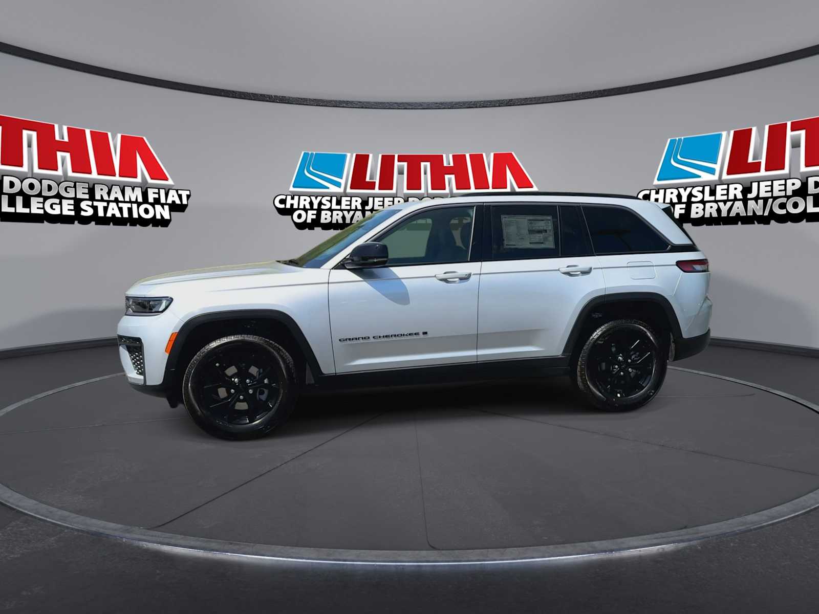 Thumbnail: 2026 Jeep Grand Cherokee - 4