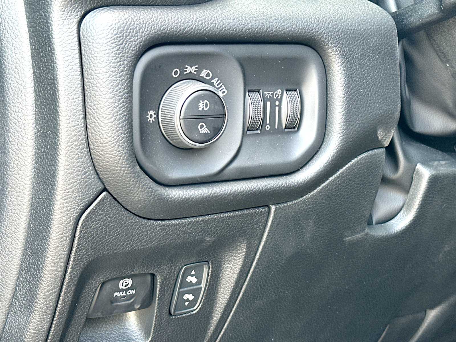 Thumbnail: 2026 RAM 1500 - 28