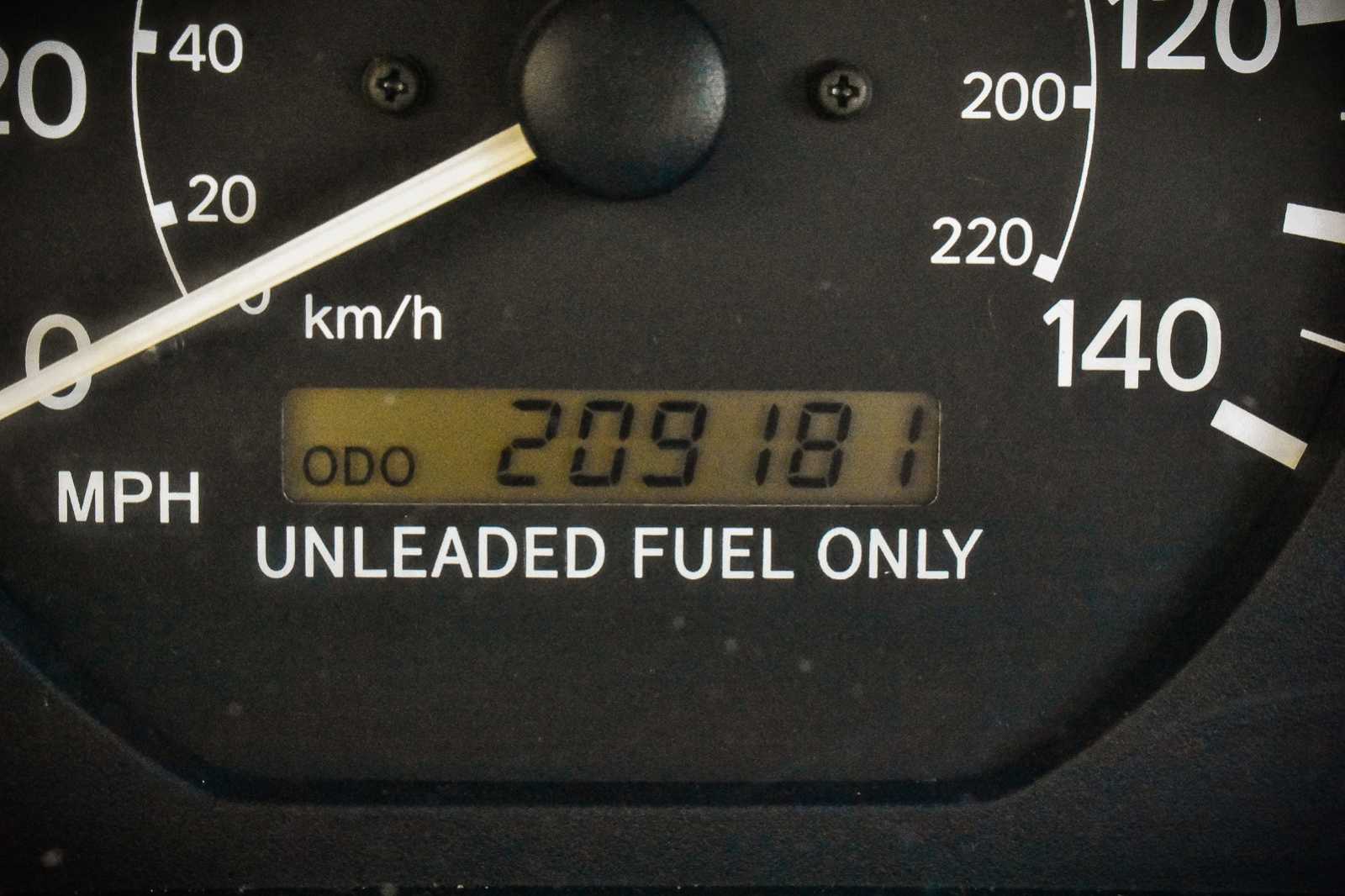 1998 Toyota Camry LE 29