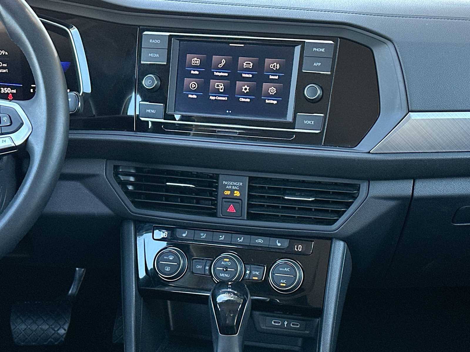 Thumbnail: 2024 Volkswagen Jetta - 26