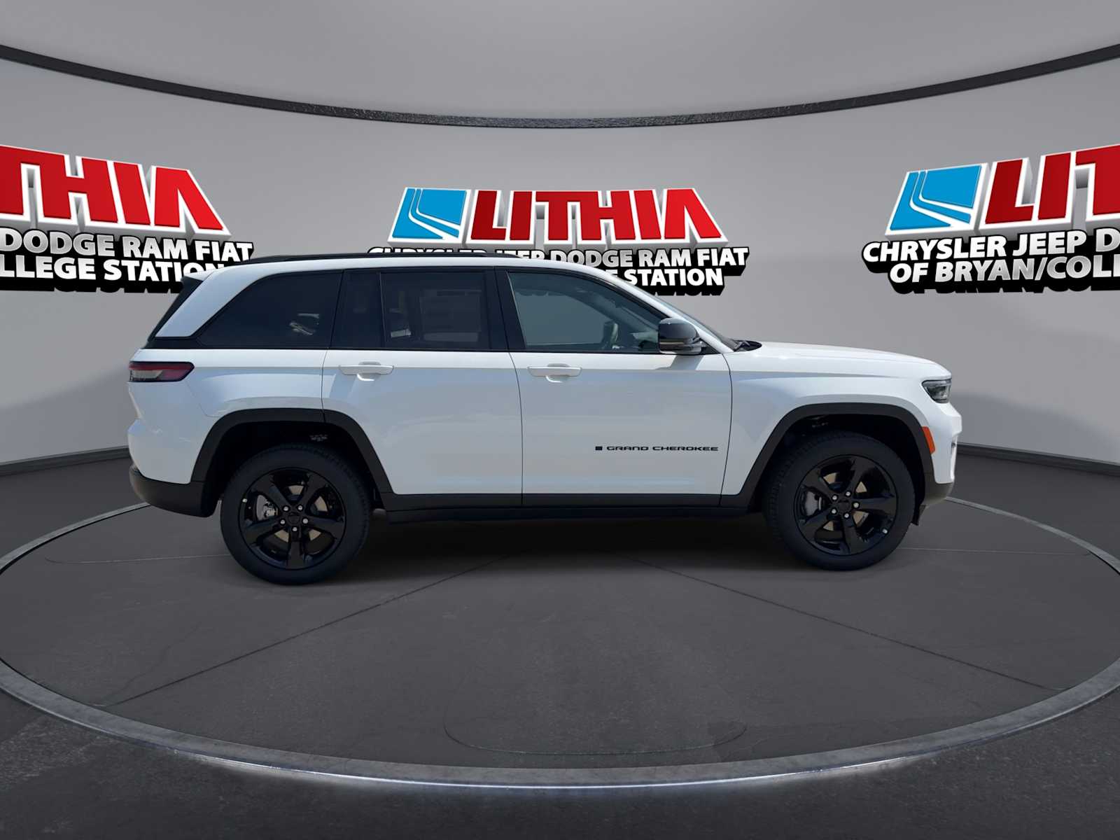 Thumbnail: 2025 Jeep Grand Cherokee - 9
