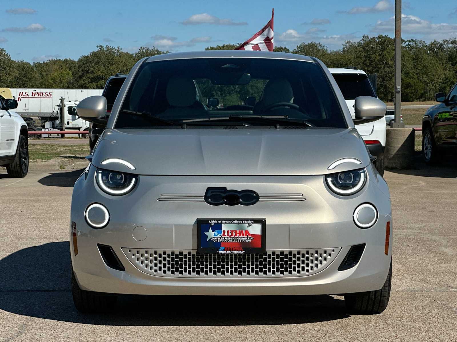 Thumbnail: 2025 Fiat 500e - 10