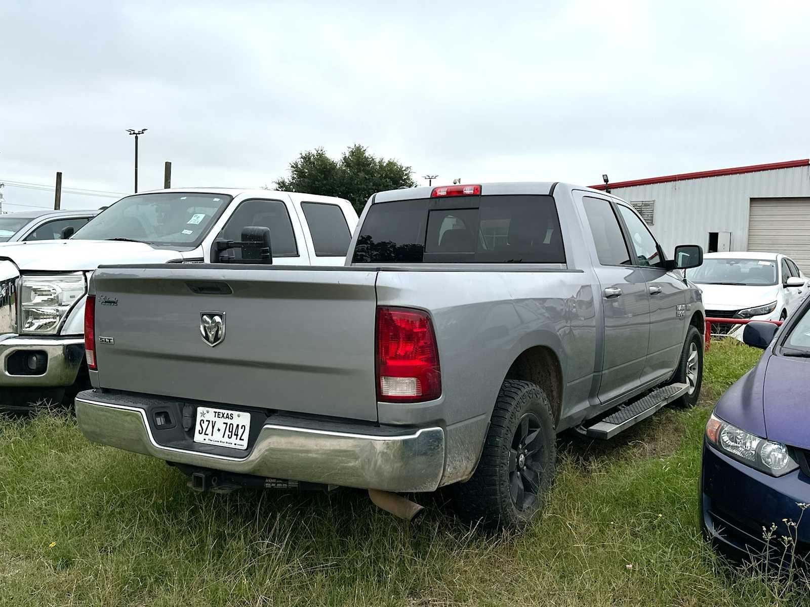Thumbnail: 2019 RAM 1500 Classic - 3