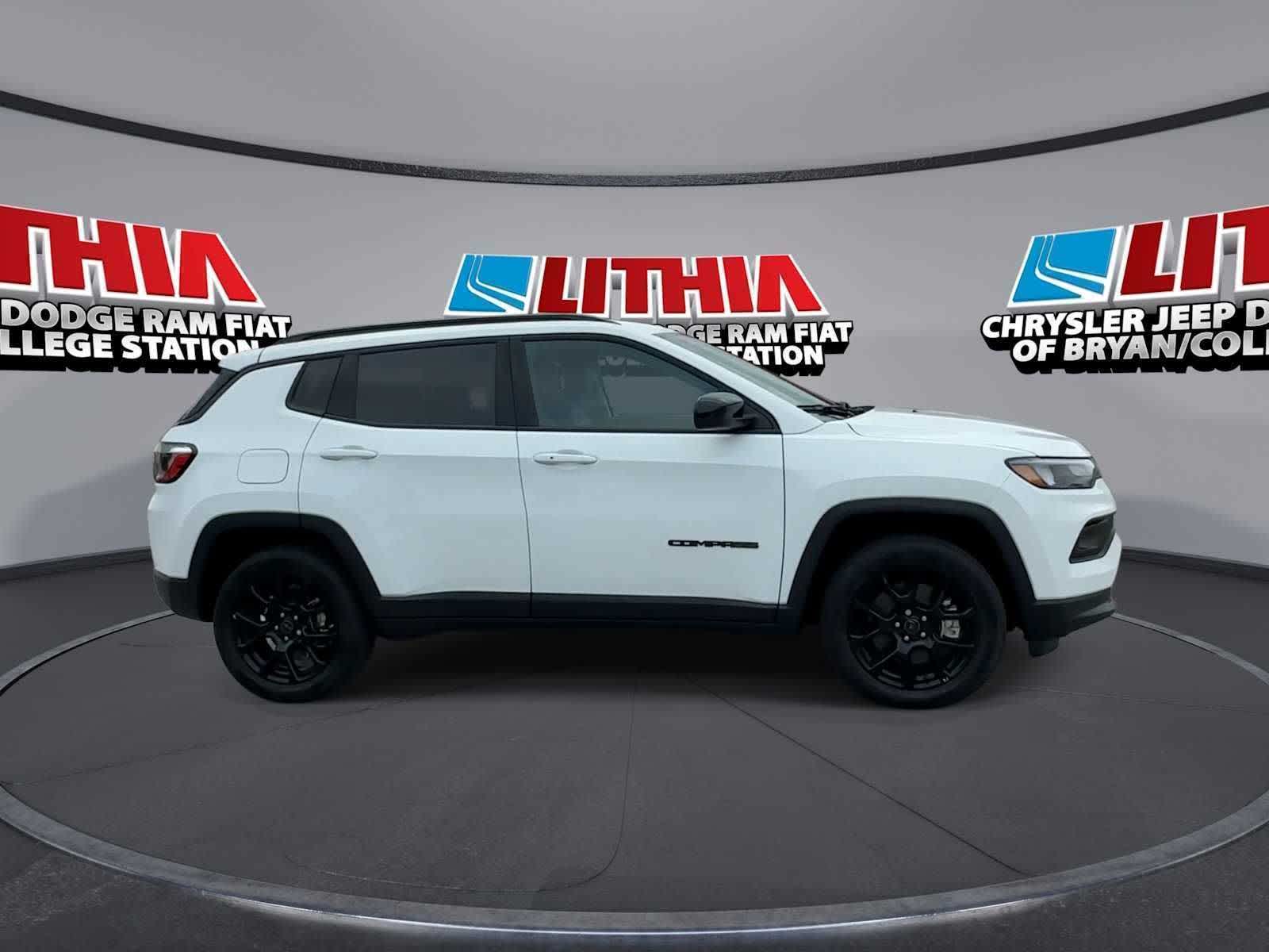 Thumbnail: 2026 Jeep Compass - 9