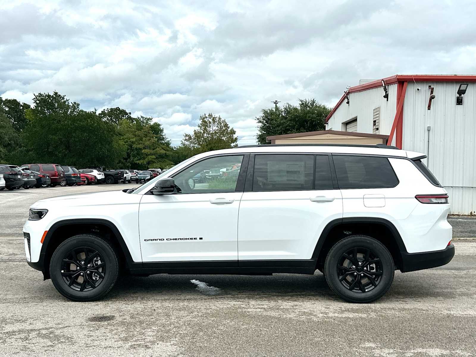 Thumbnail: 2026 Jeep Grand Cherokee - 12