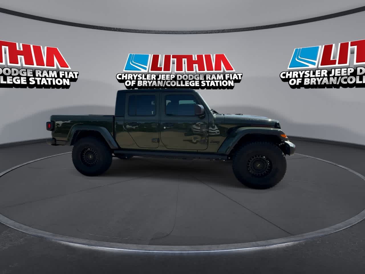Thumbnail: 2023 Jeep Gladiator - 4