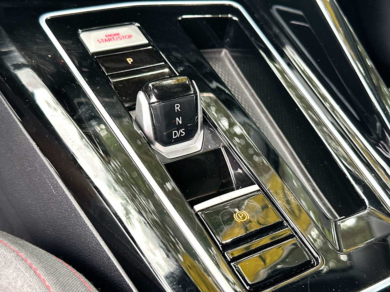 Thumbnail: 2024 Volkswagen Golf - 21