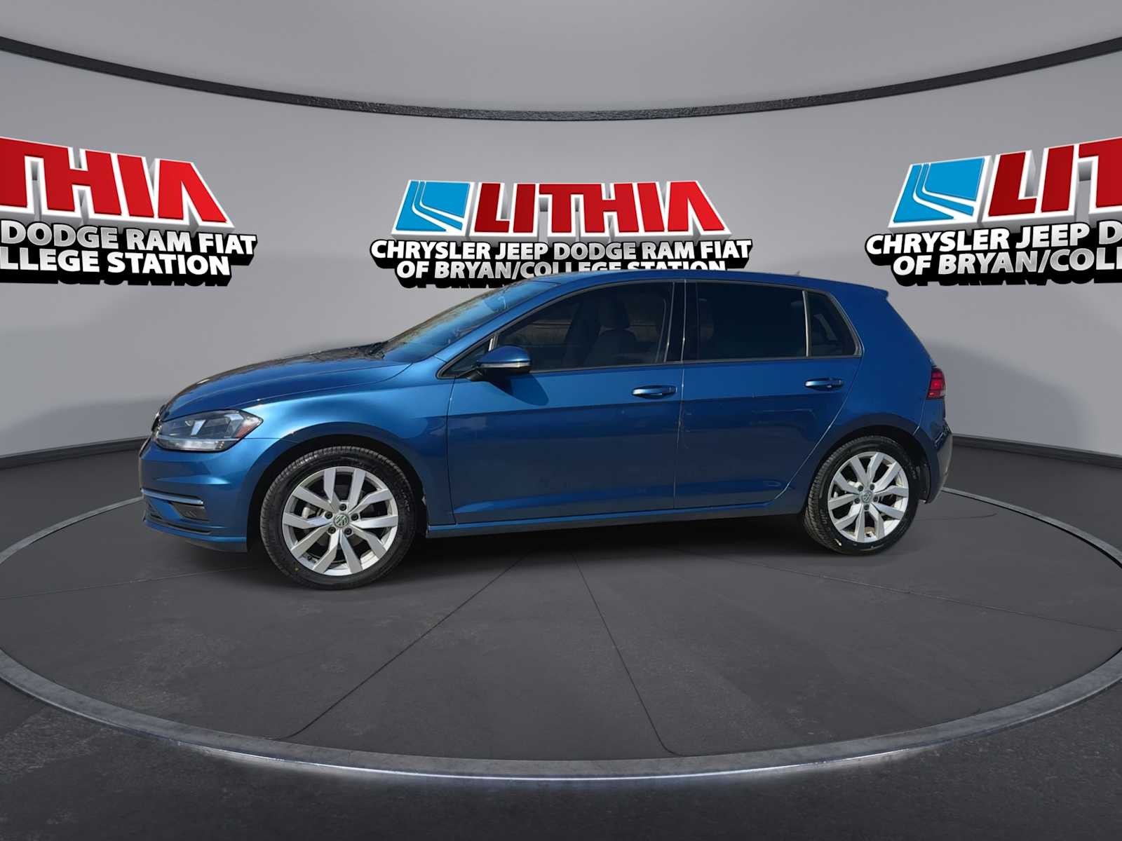 Thumbnail: 2019 Volkswagen Golf - 4