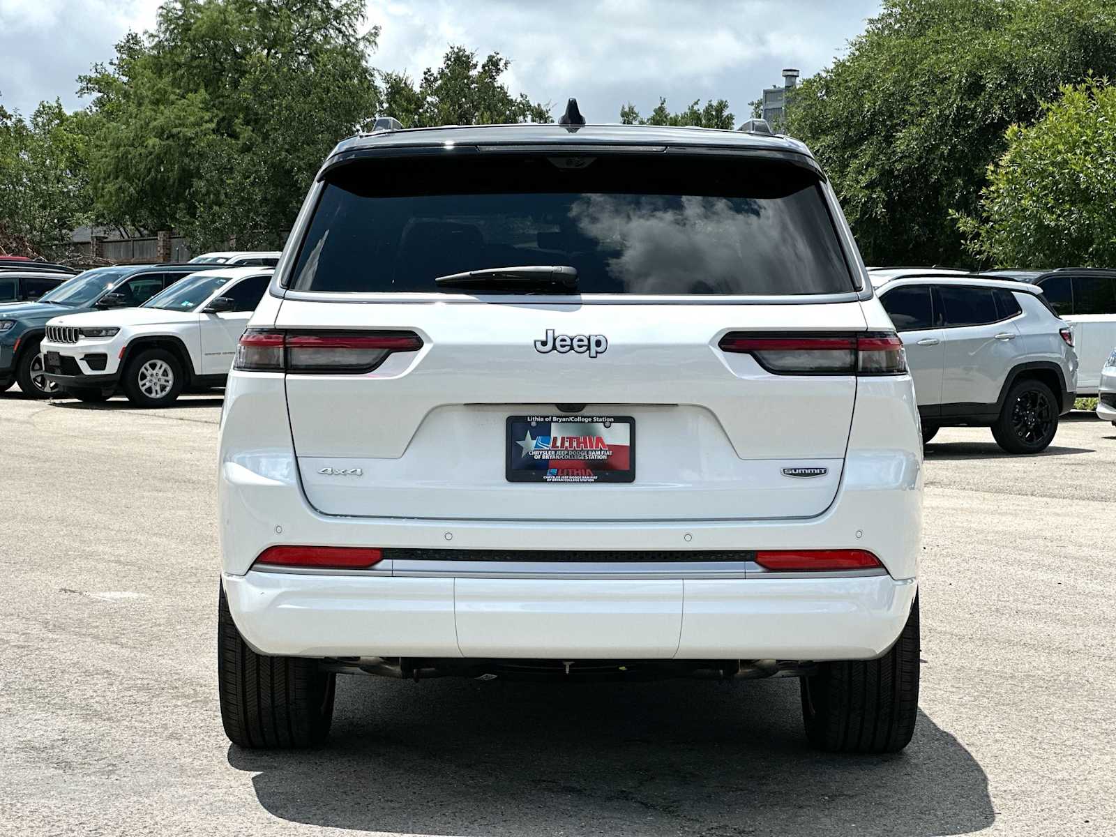 Thumbnail: 2026 Jeep Grand Cherokee - 14