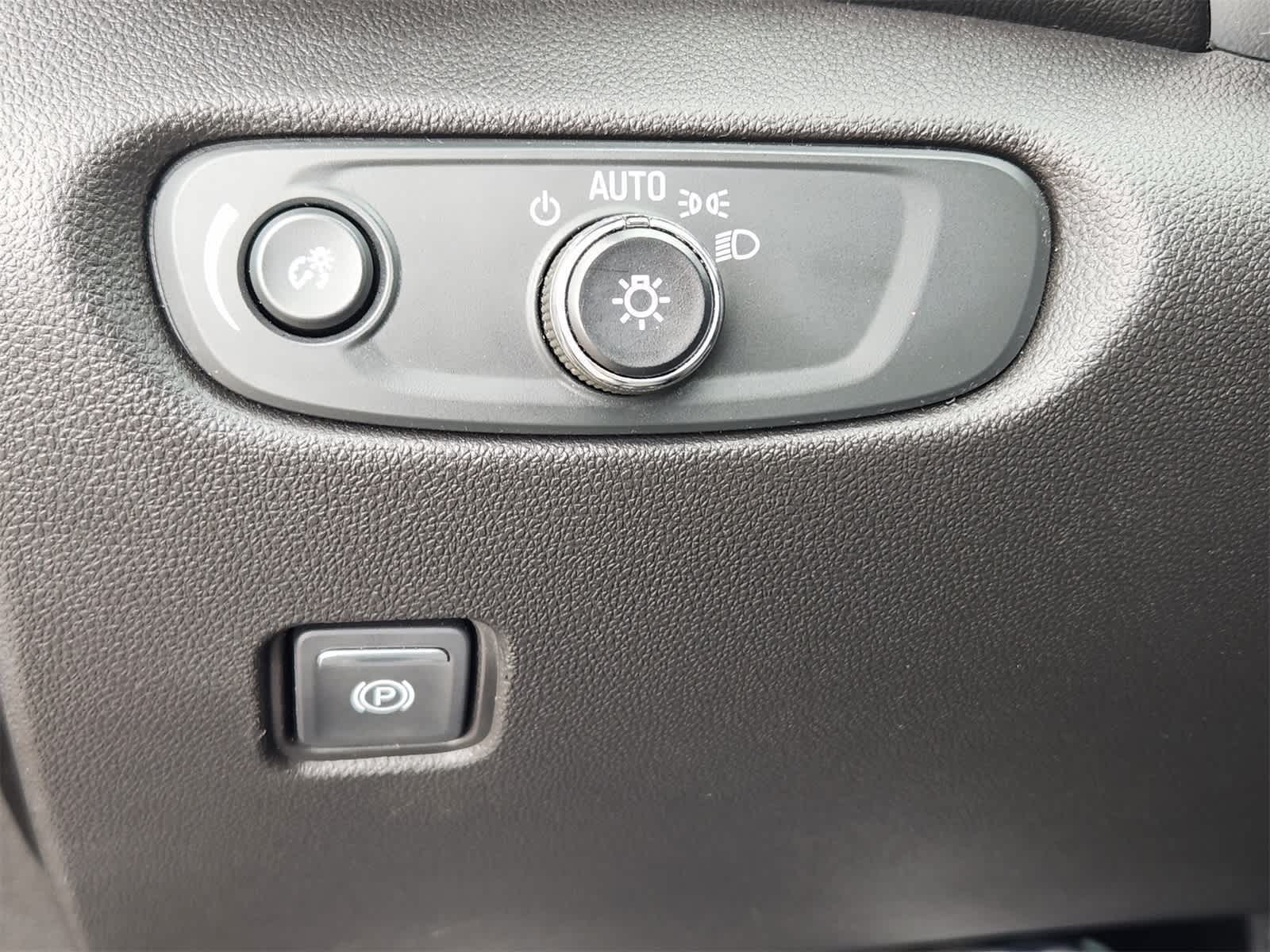 Thumbnail: 2023 Chevrolet Blazer - 19