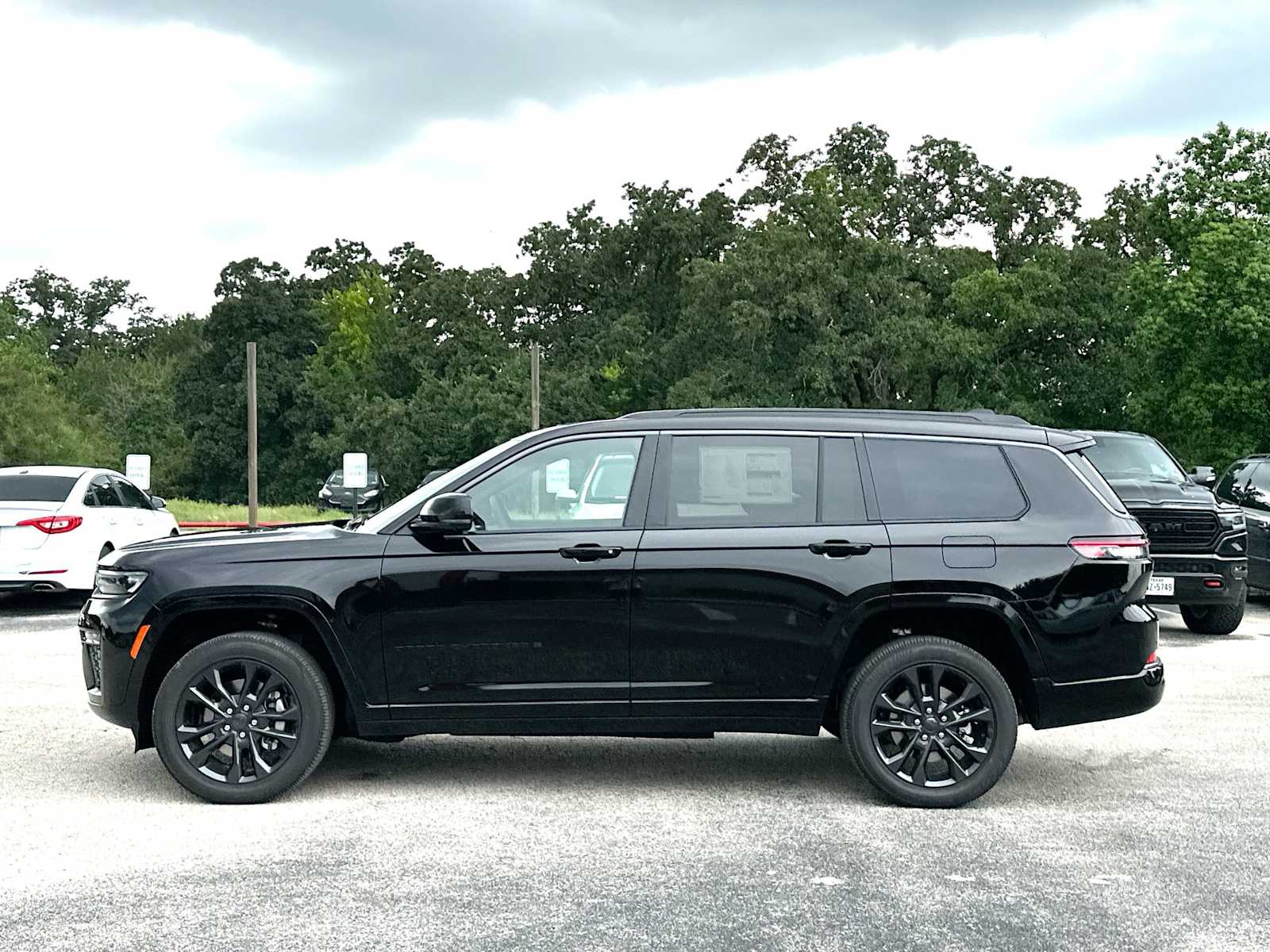 Thumbnail: 2026 Jeep Grand Cherokee - 12