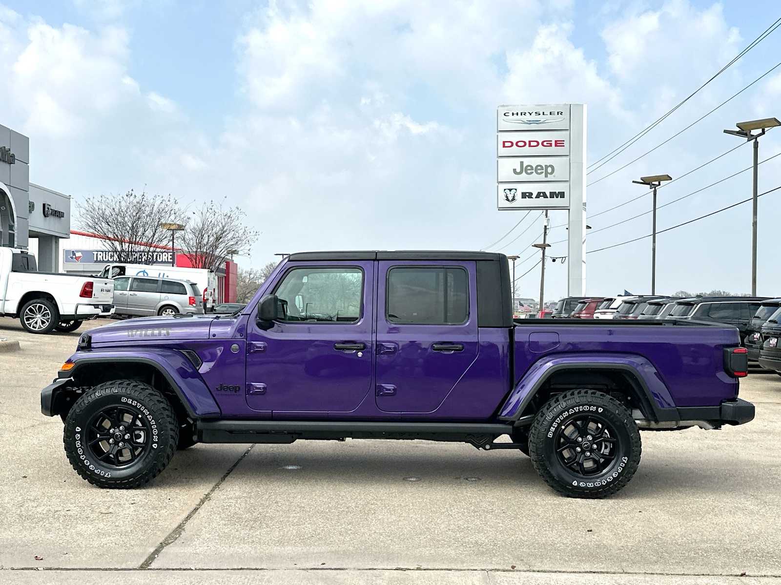 Thumbnail: 2026 Jeep Gladiator - 12