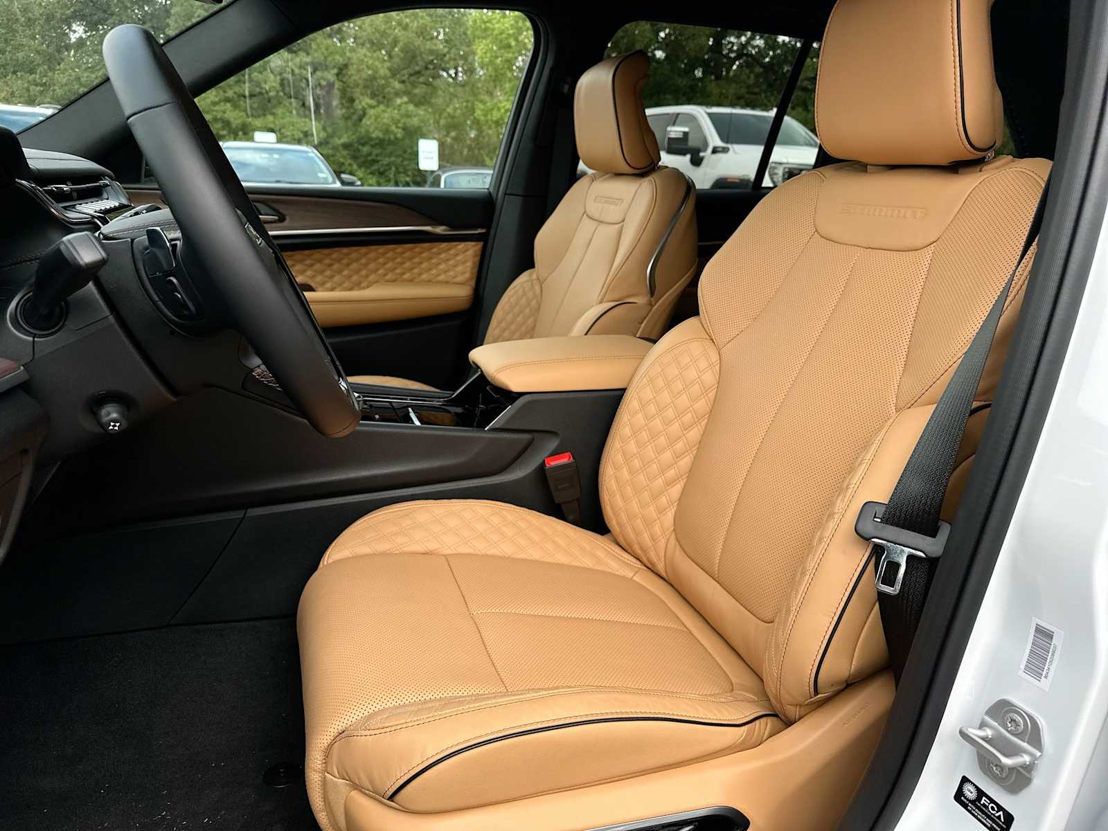 Thumbnail: 2025 Jeep Grand Cherokee - 17