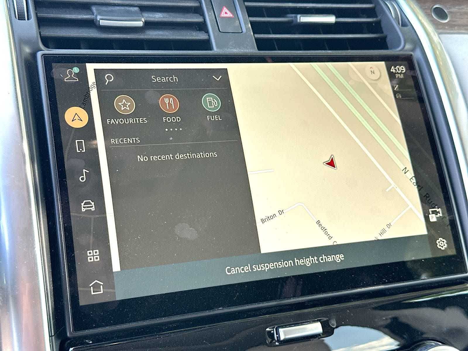 Thumbnail: 2023 Land Rover Discovery - 20