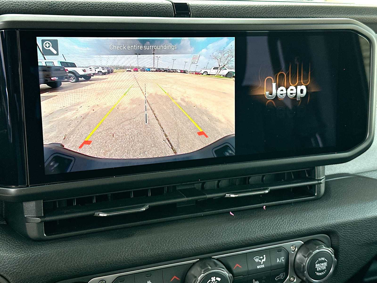 Thumbnail: 2026 Jeep Gladiator - 20