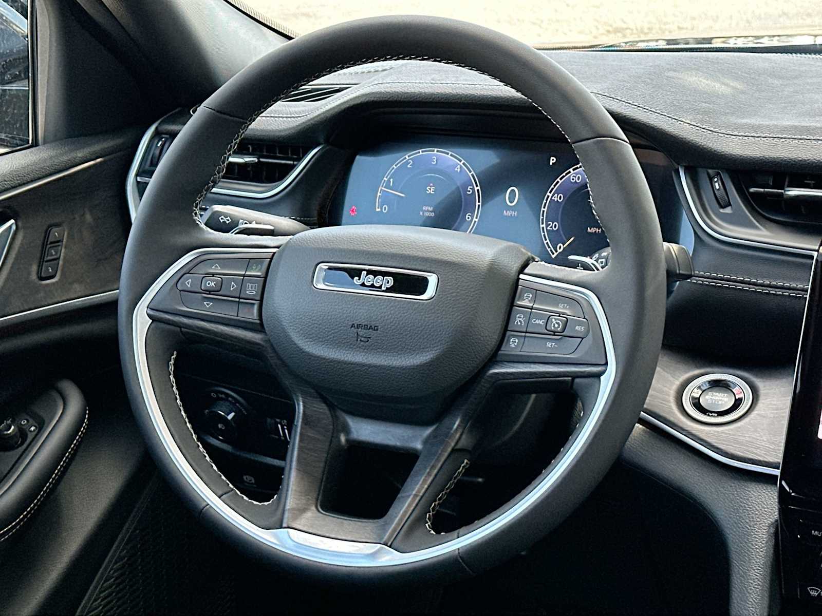 Thumbnail: 2025 Jeep Grand Cherokee - 27