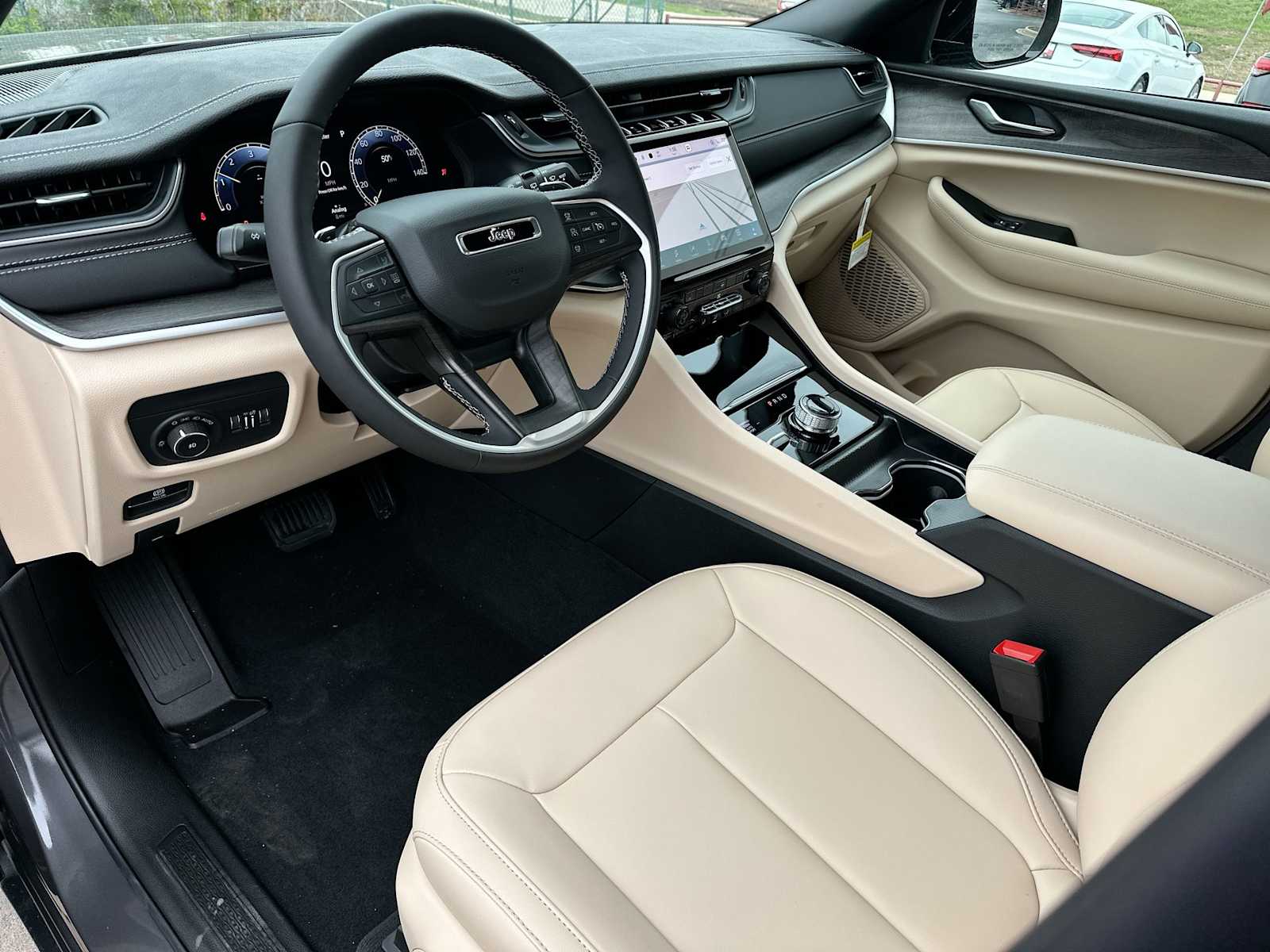 Thumbnail: 2025 Jeep Grand Cherokee - 18