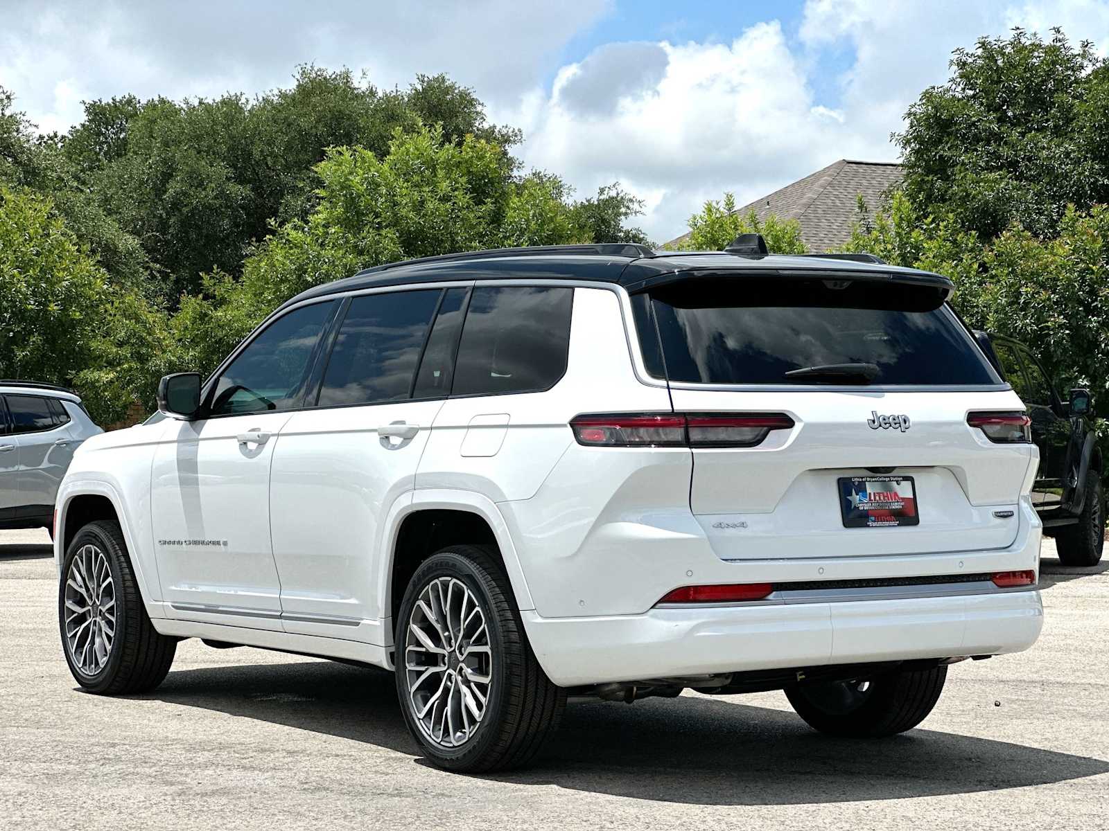 Thumbnail: 2026 Jeep Grand Cherokee - 13