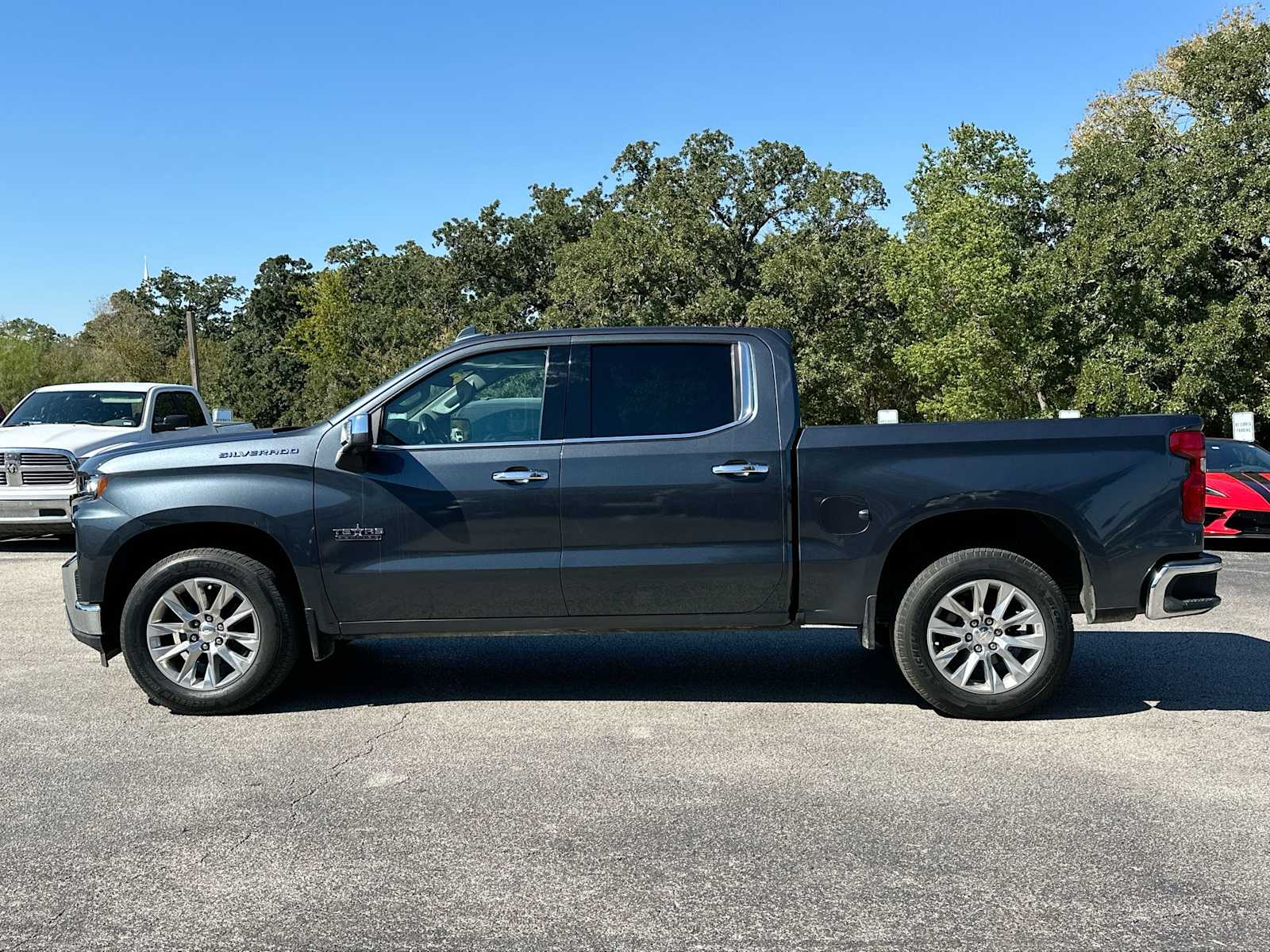 Thumbnail: 2019 Chevrolet Silverado 1500 - 12