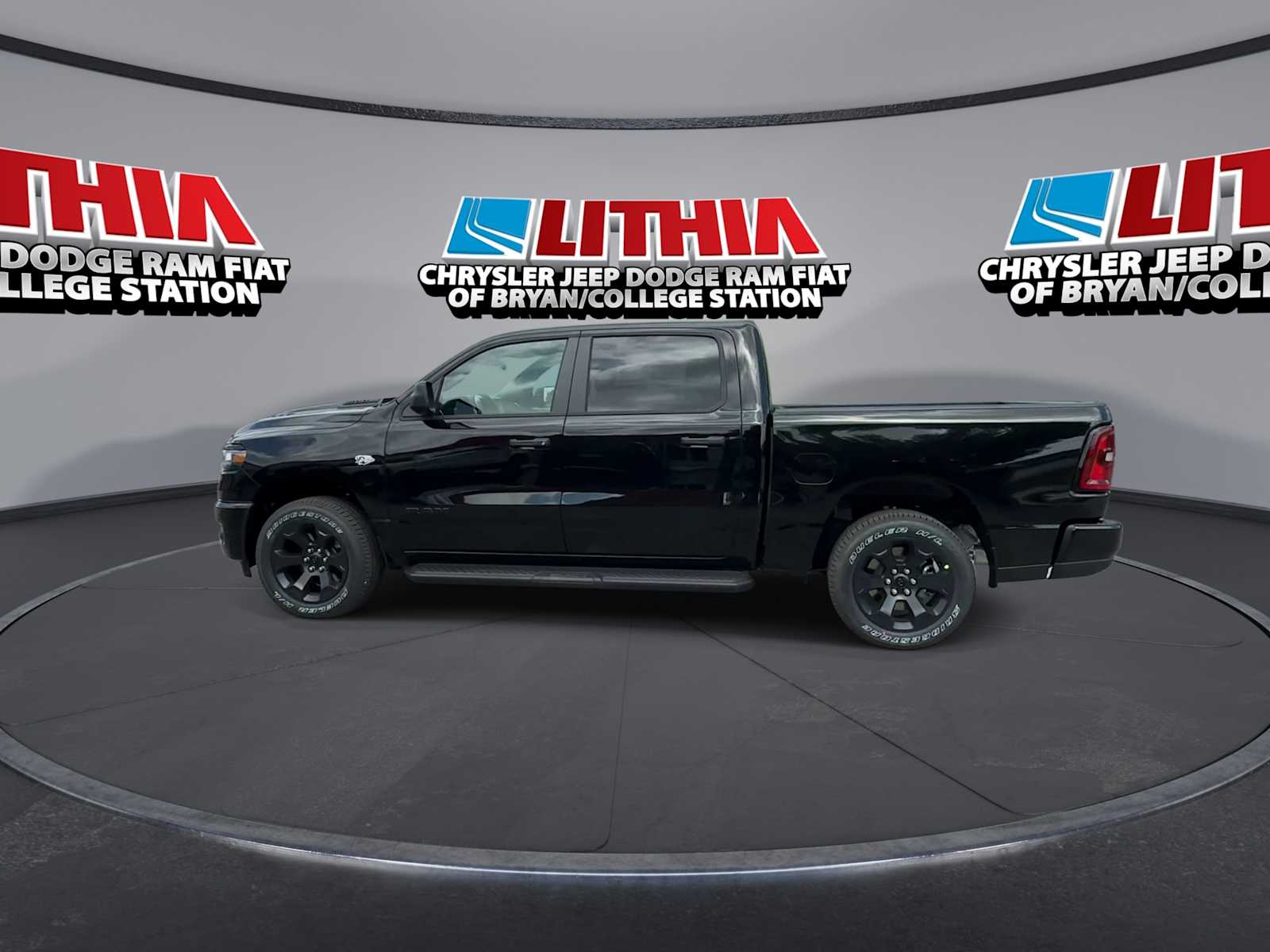 Thumbnail: 2026 RAM 1500 - 8