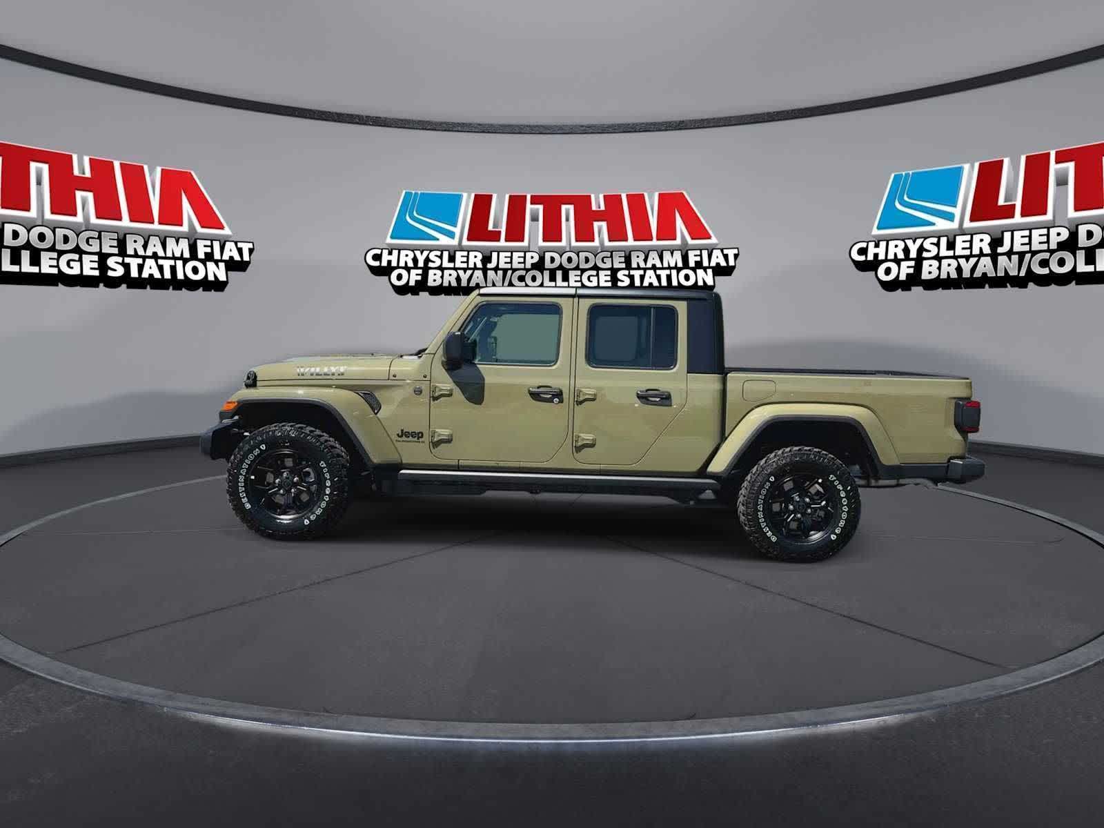 Thumbnail: 2026 Jeep Gladiator - 5