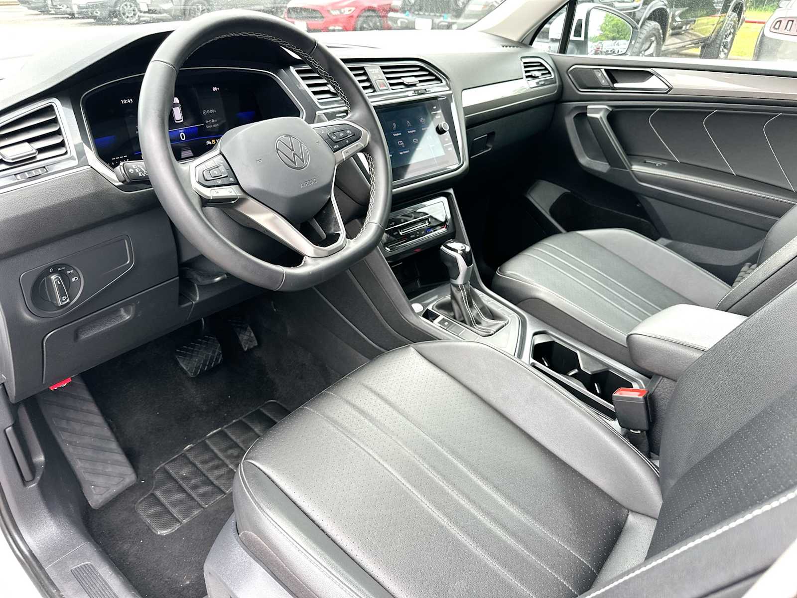 Thumbnail: 2024 Volkswagen Tiguan - 18