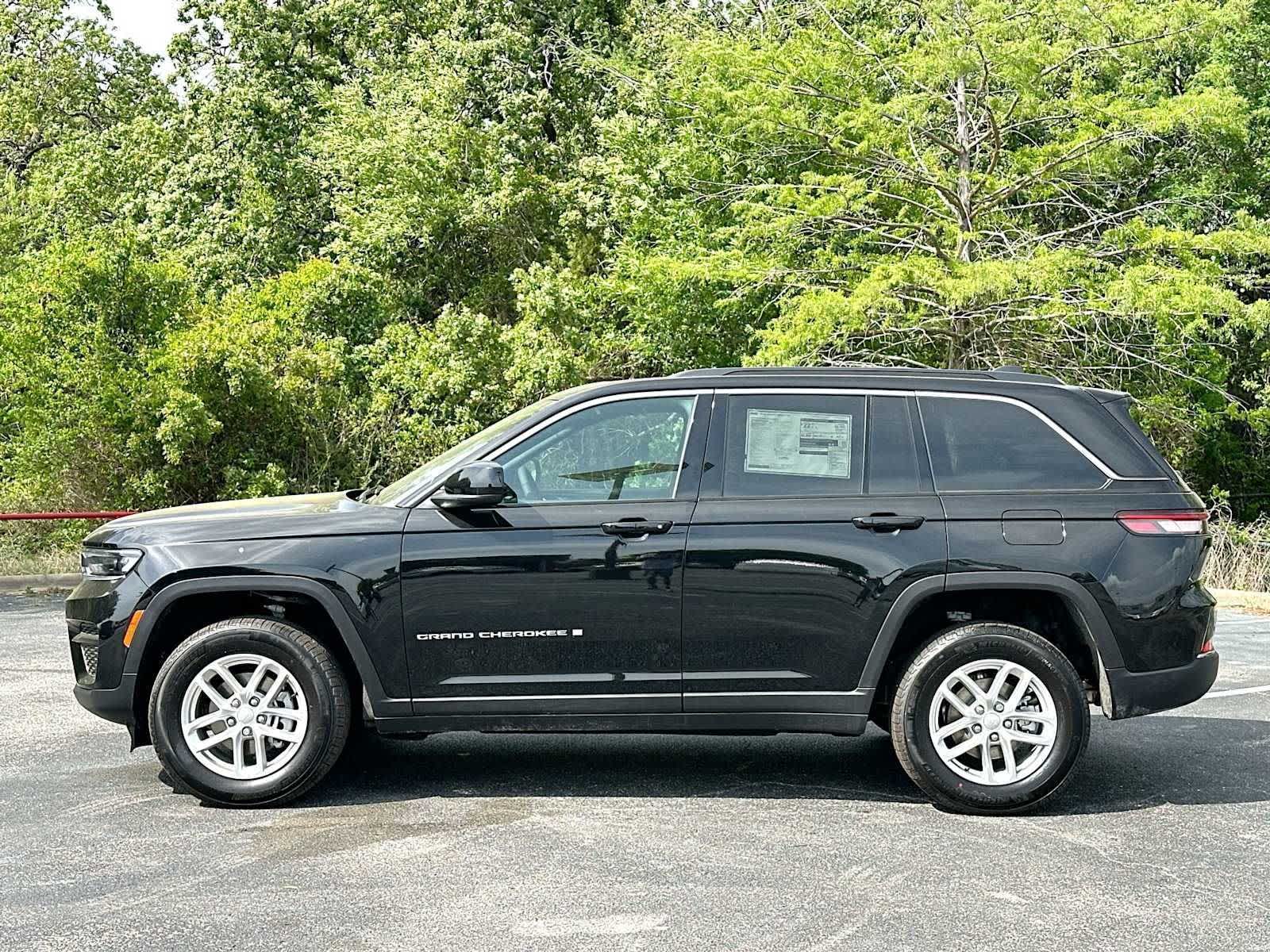 Thumbnail: 2026 Jeep Grand Cherokee - 12