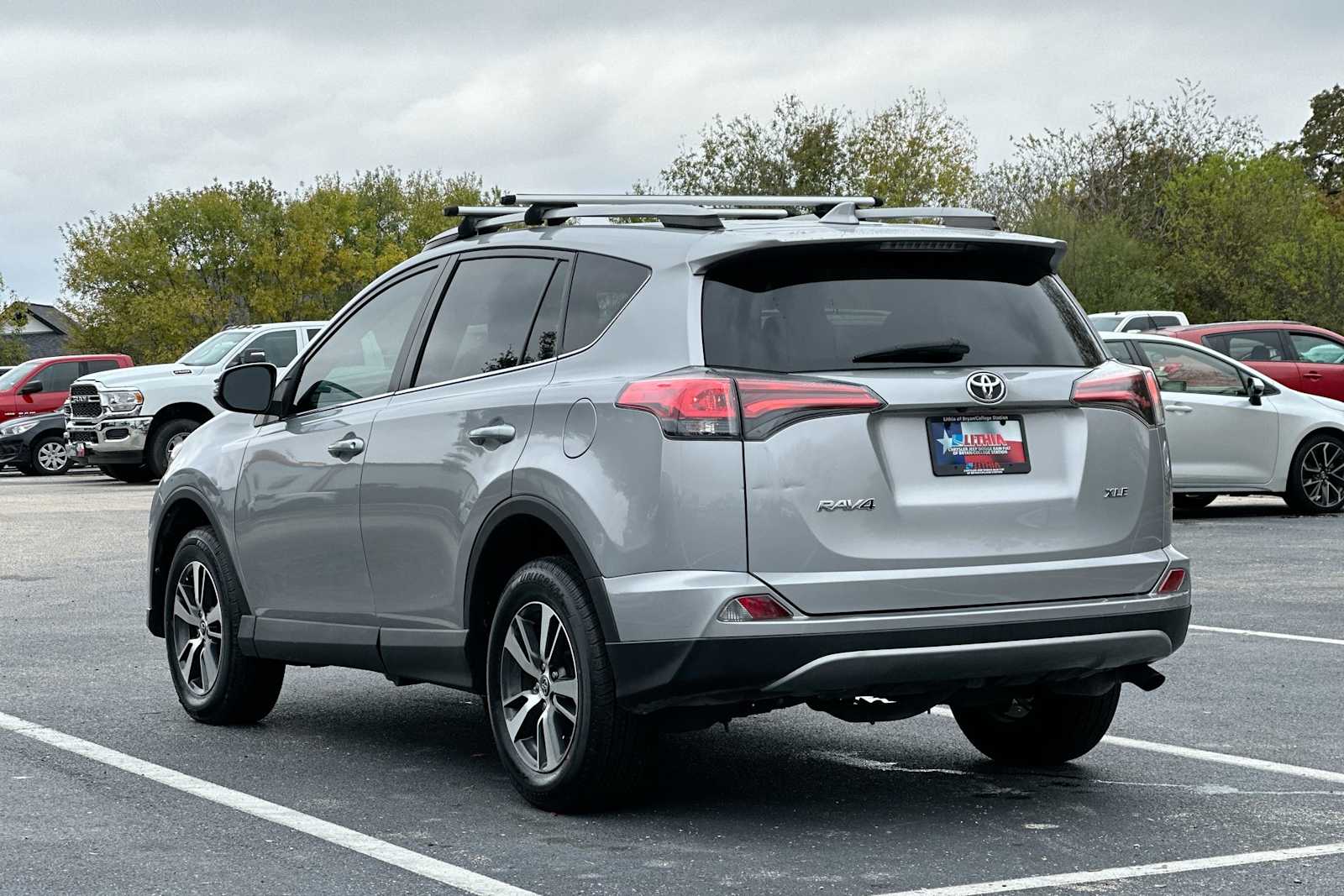 Thumbnail: 2018 Toyota RAV4 - 13