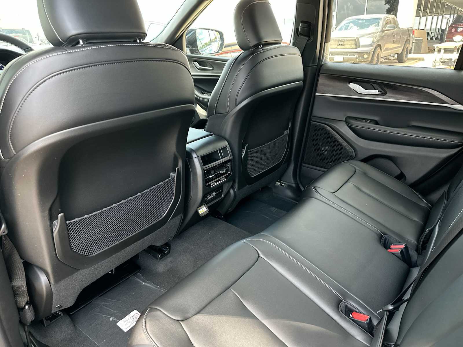 Thumbnail: 2025 Jeep Grand Cherokee - 24