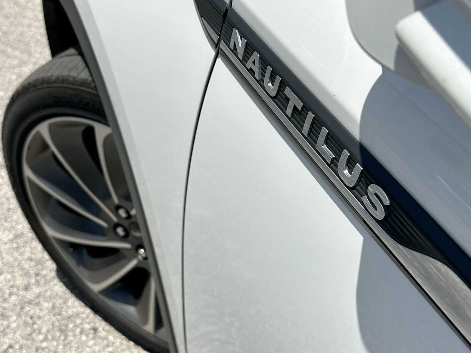 Thumbnail: 2022 Lincoln Nautilus - 15