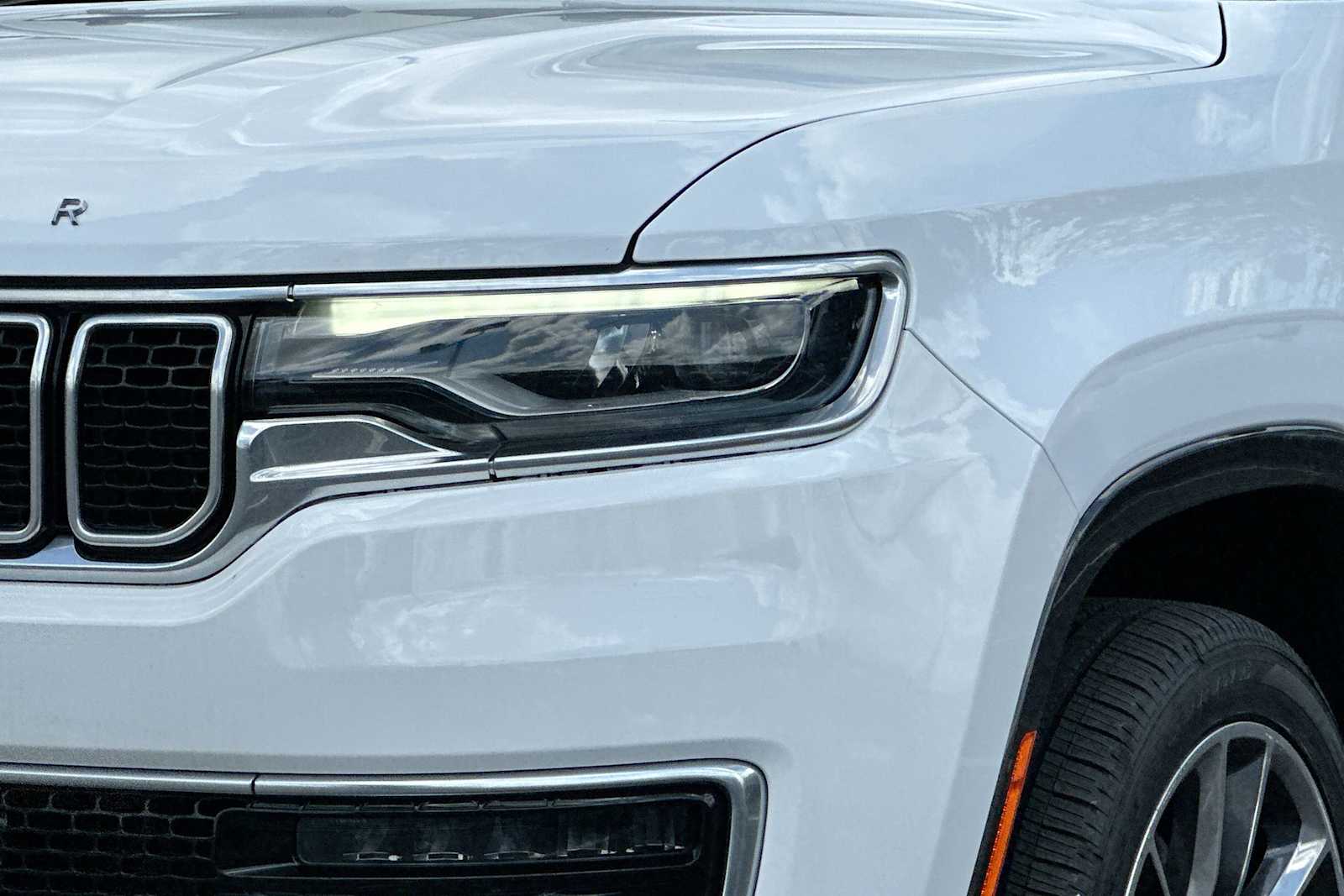Thumbnail: 2022 Jeep Wagoneer - 16