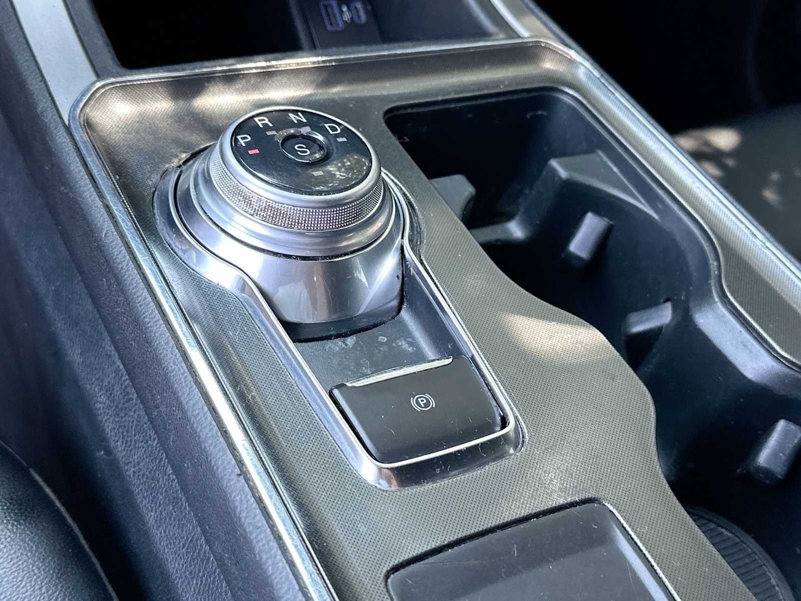 Thumbnail: 2022 Ford Edge - 21