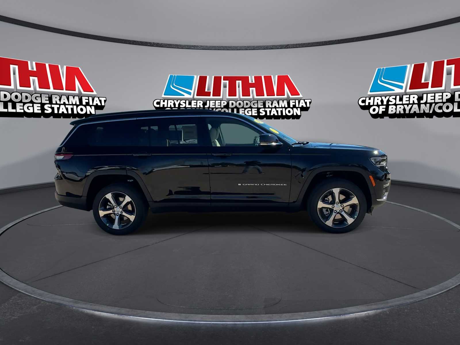 Thumbnail: 2025 Jeep Grand Cherokee - 9