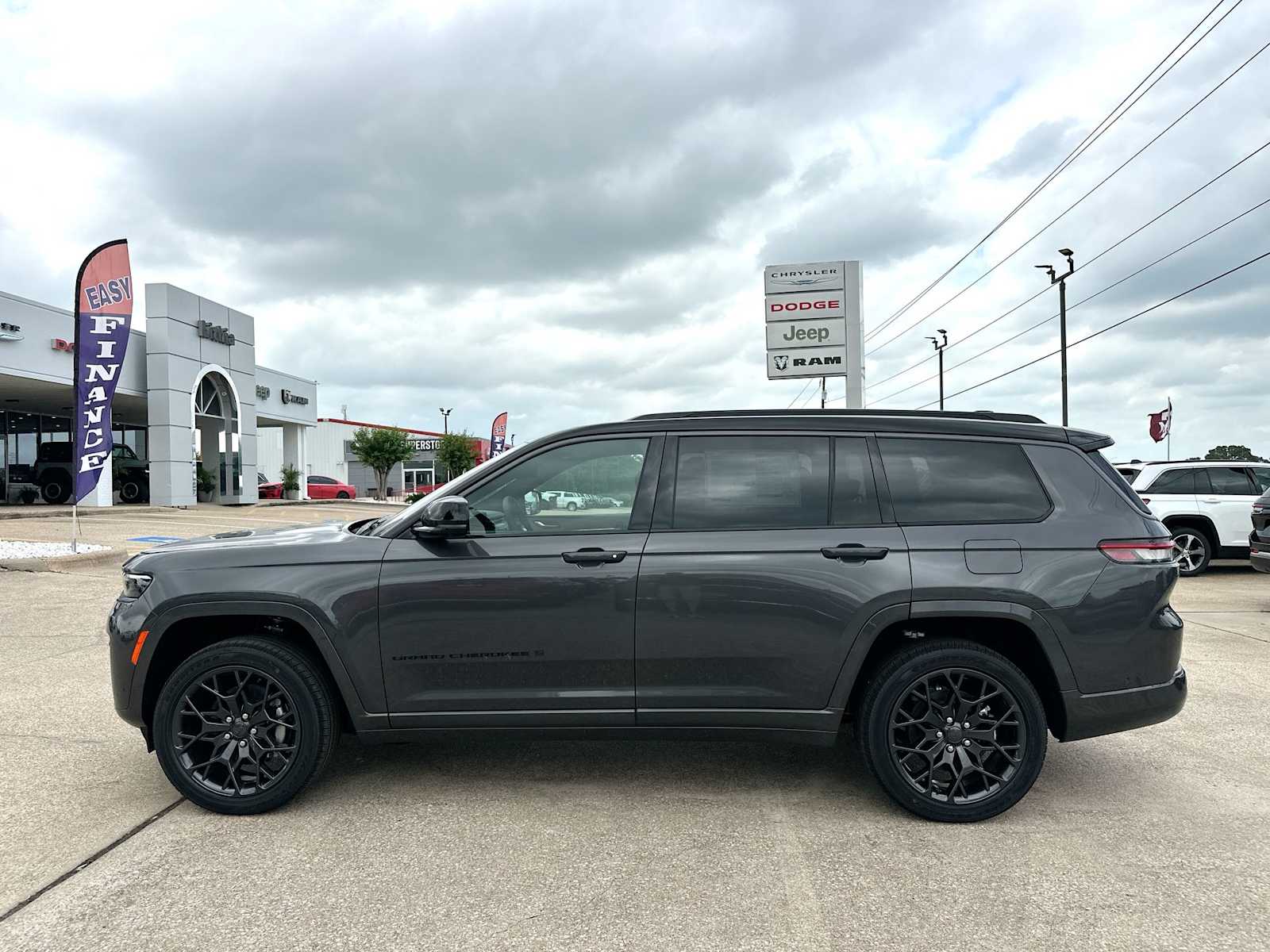 Thumbnail: 2026 Jeep Grand Cherokee - 12