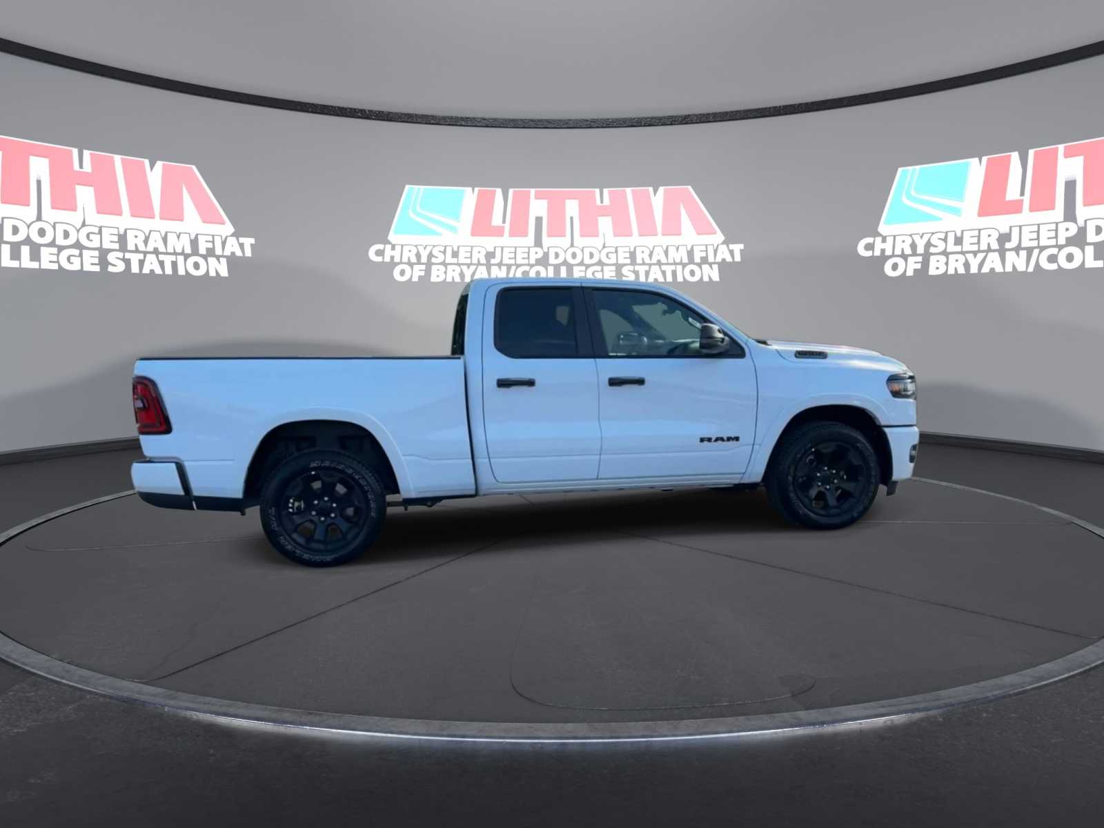 Thumbnail: 2025 RAM 1500 - 9